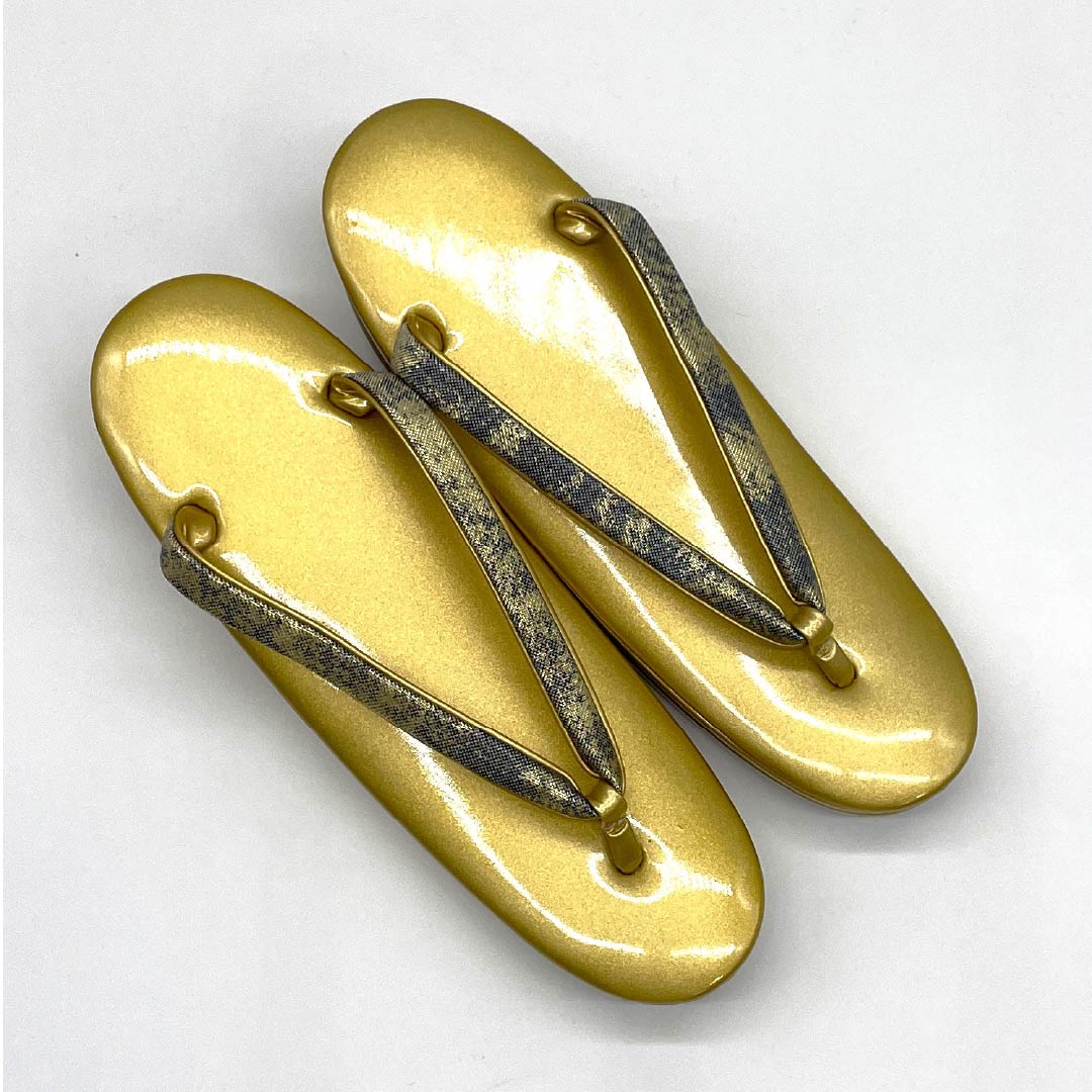 （新古品）草履バックセット フォーマル 金色（きんいろ） 未使用品 四季の花 花柄 Mサイズ 金系 Sランク 1133000172321