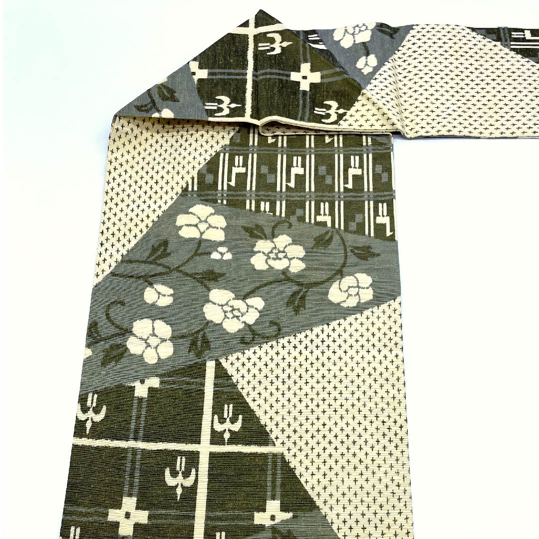 Nagoya obi, Koji color, Tsumugi fabric, Kiri-inlay style, Swallow, Flower, Animal pattern, Batik pattern, Obi length 355.5cm, Pure silk, S rank, Full length, Casual, Cream color, 1124004552315, Nagoya tailoring