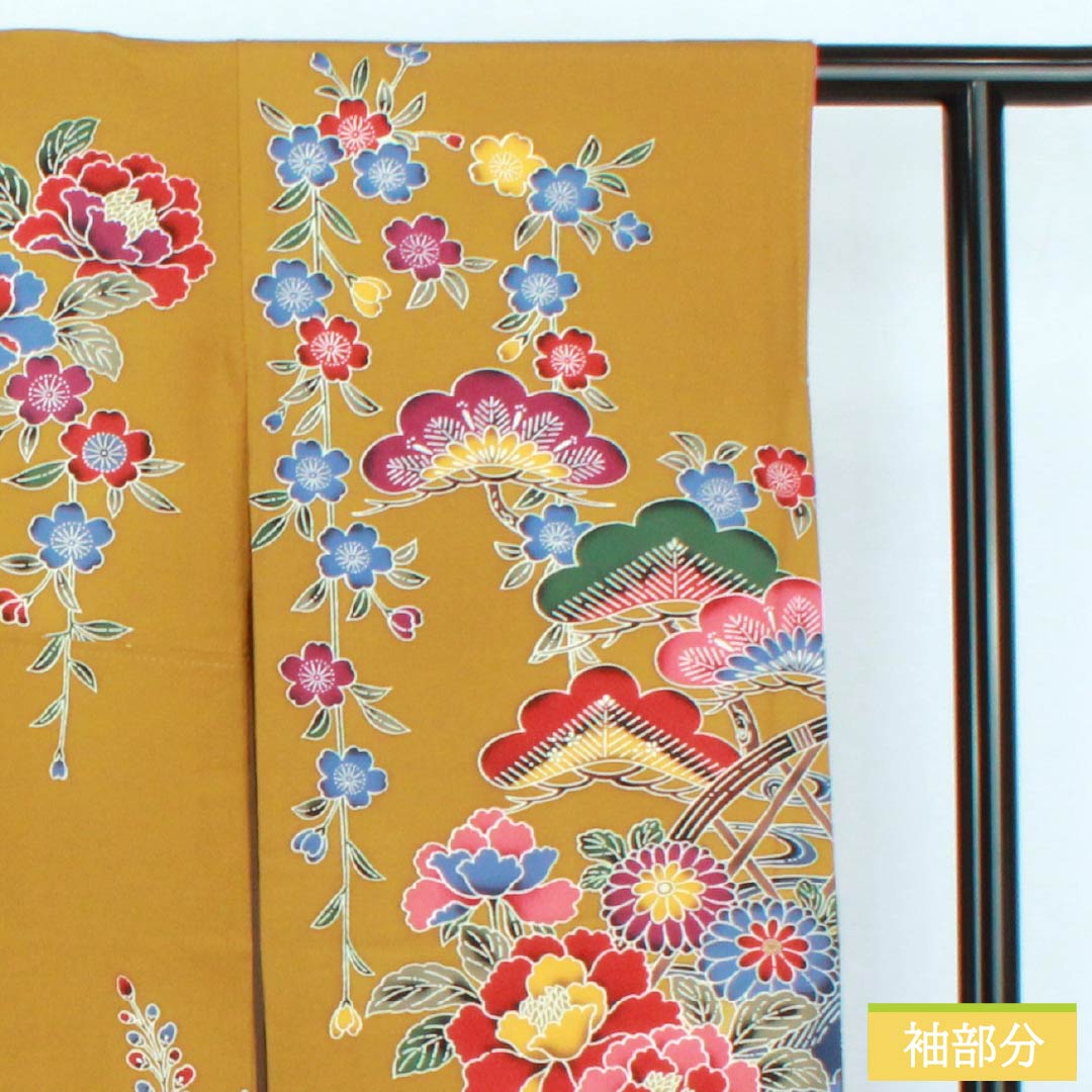 Furisode (long-sleeved kimono) made of pure silk, S-rank, length 166cm, sleeve length 67cm, lined, magnolia-colored, Kyoto Bingata (Kyoto Bingata) pattern with auspicious motifs of pine, iris, and orange tones, product number 1113002302526