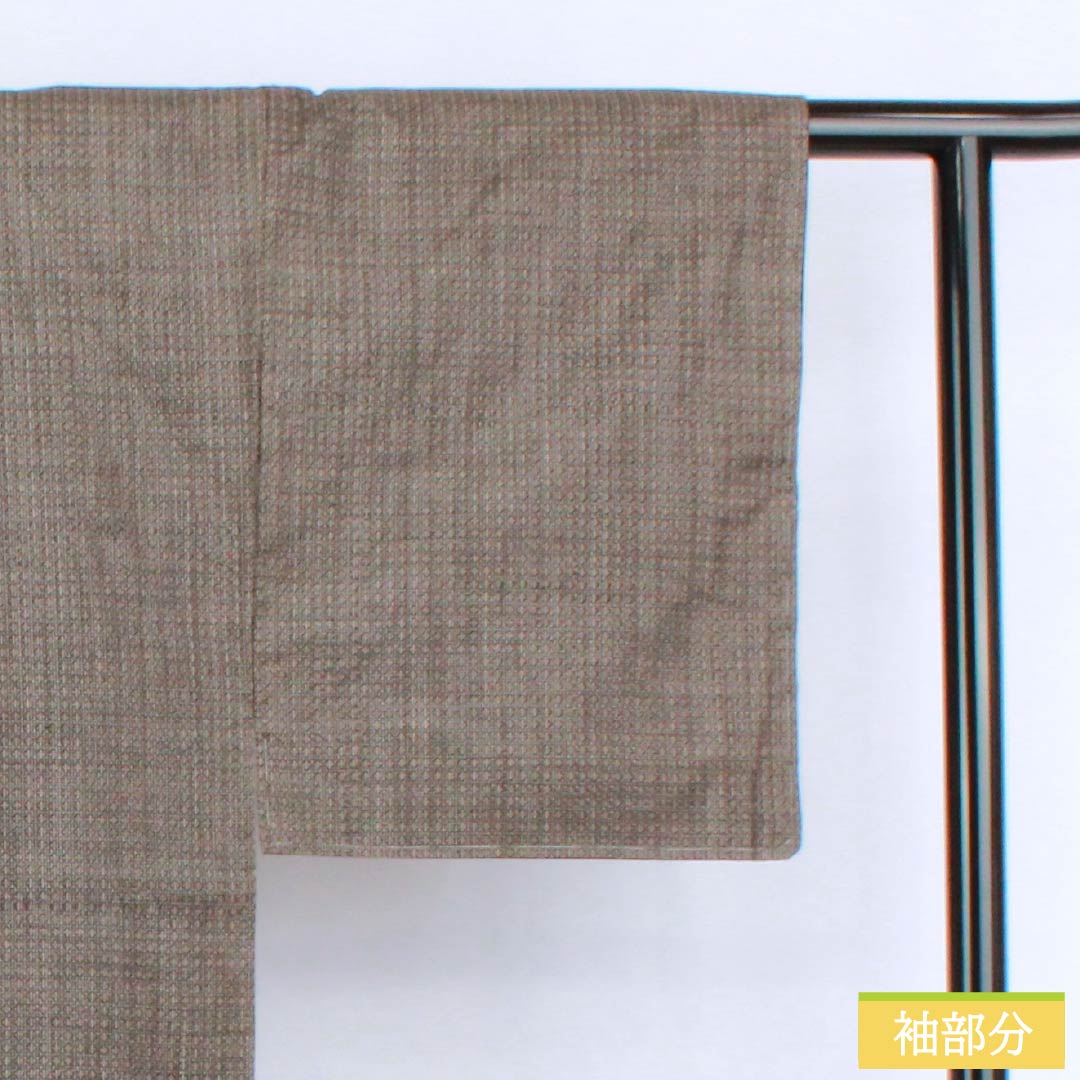 男物 正絹 Sランク 身丈136cm 裄丈63.5cm  消炭色（けしずみいろ） 大島紬 一元絣 幾何学模様 袷 グレー系 1119001032322