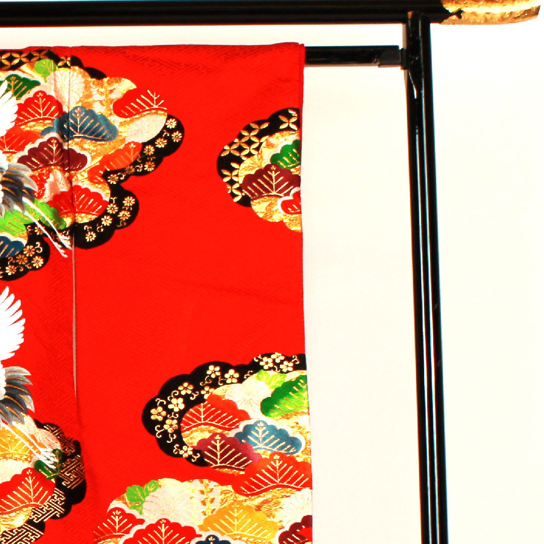 Colored uchikake, length 186cm, Sayagata pattern, crane, pine, pure silk, S rank, lined, red, 1110000112812