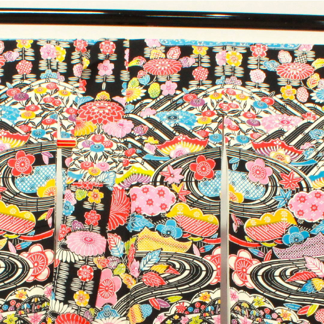 Long-sleeved kimono, length 172cm, sleeve length 66cm, lined, Kyoto Bingata, auspicious motif, pure silk, S rank, black, 1113001682610