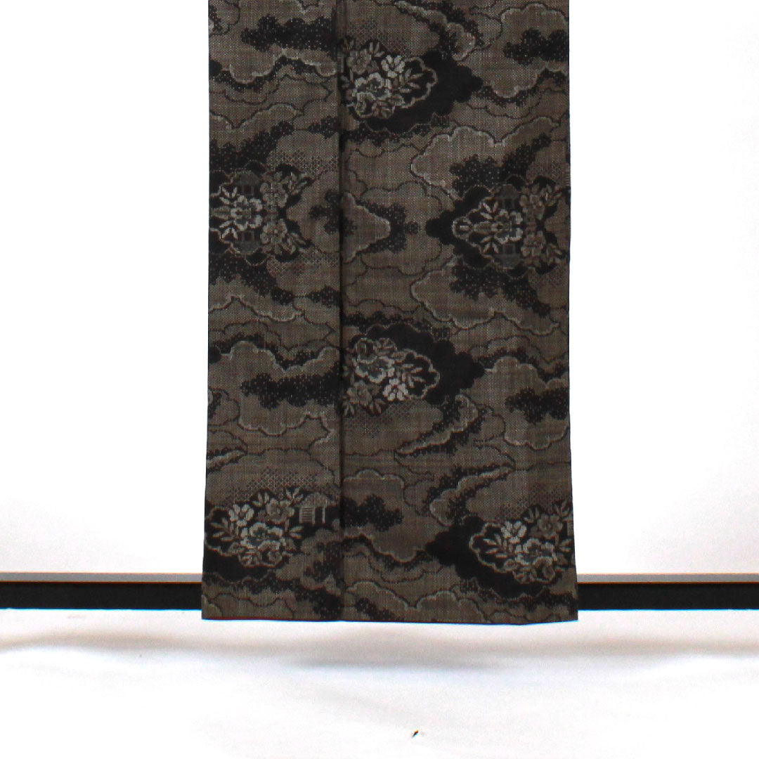 Oshima Tsumugi, Length 159cm, Sleeve length 66cm, Warp and weft kasuri, 9 marks, Clouds and flowers, Pure silk, S rank, Lined, Black, 1116001322310
