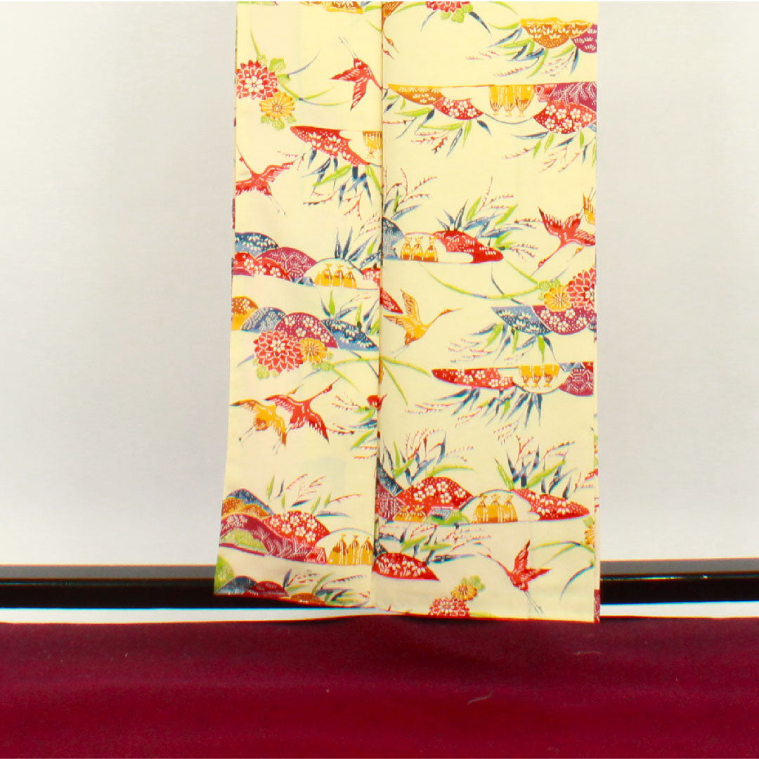 Komon, Length 157.5cm, Sleeve length 62cm, Lined, Light egg color, Kyoto Bingata, Crane, Landscape pattern, Pure silk, S rank, Cream color, 1115002482315
