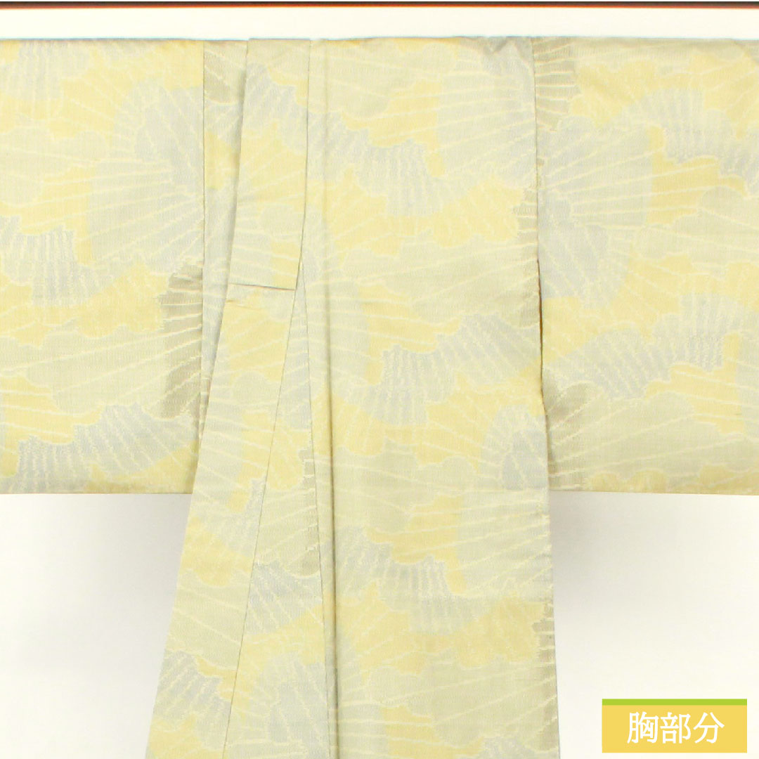 紬 正絹 身丈160cm 裄丈62.5cm 利休白茶色（りきゅうしらちゃいろ） 大島紬 緯総絣 抽象模様 Sランク 袷 グレー系 1116003652422