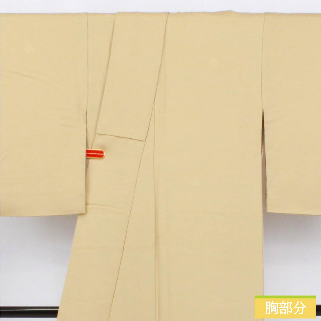 色無地 正絹 Aランク 身丈162cm 裄丈64cm 枯野色（かれのいろ） 綸子 菊 袷 ベージュ系 1114002253425
