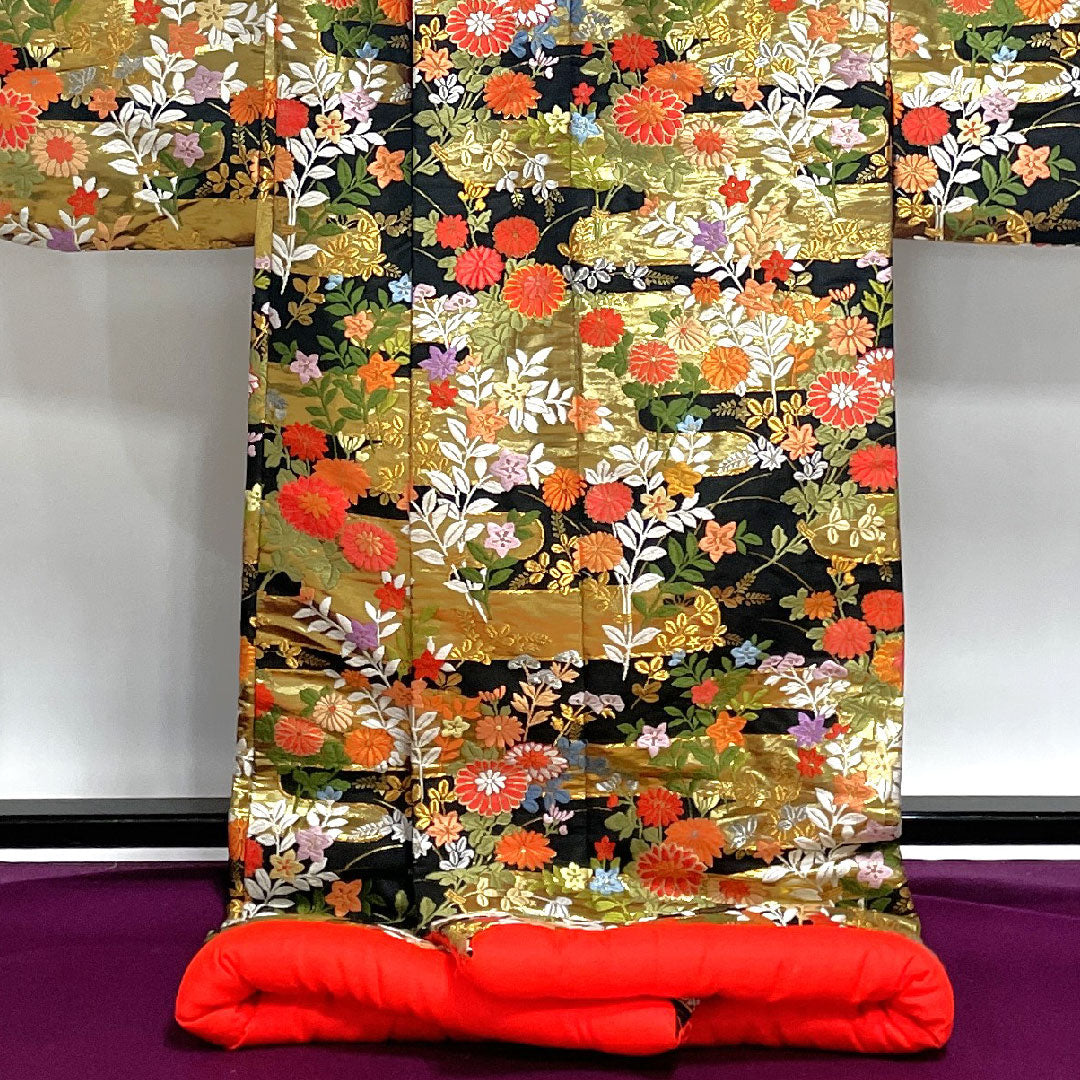 Irodourikake (colored kimono) Length 191cm Karaori (Japanese-style weave) Floral pattern Pure silk S rank Awase Black 1110000162910