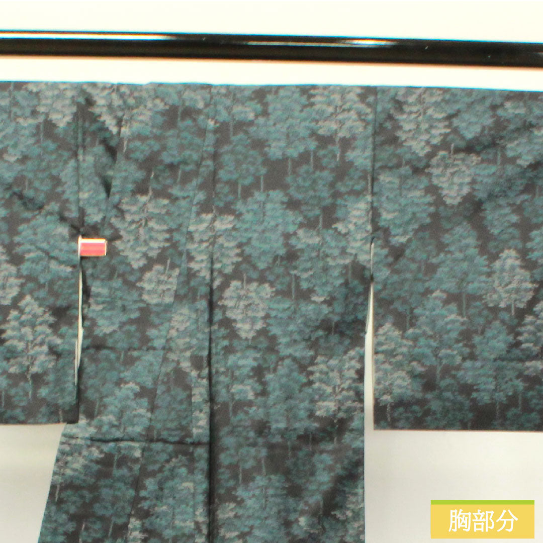 大島紬 正絹 身丈158cm 裄丈64.5cm  緯総絣 抽象模様 Sランク 袷 黒系 1116002942310