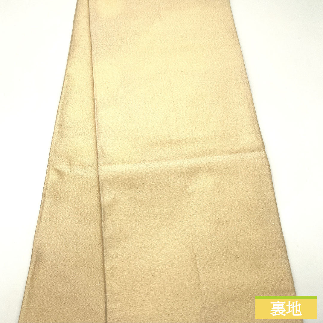 A-grade pure silk obi in off-white (kinari-iro) with Nishijin weave and a pine pattern. Perfect for formal wear with a cream accent. Length: 430cm. Product code: 1123016573315