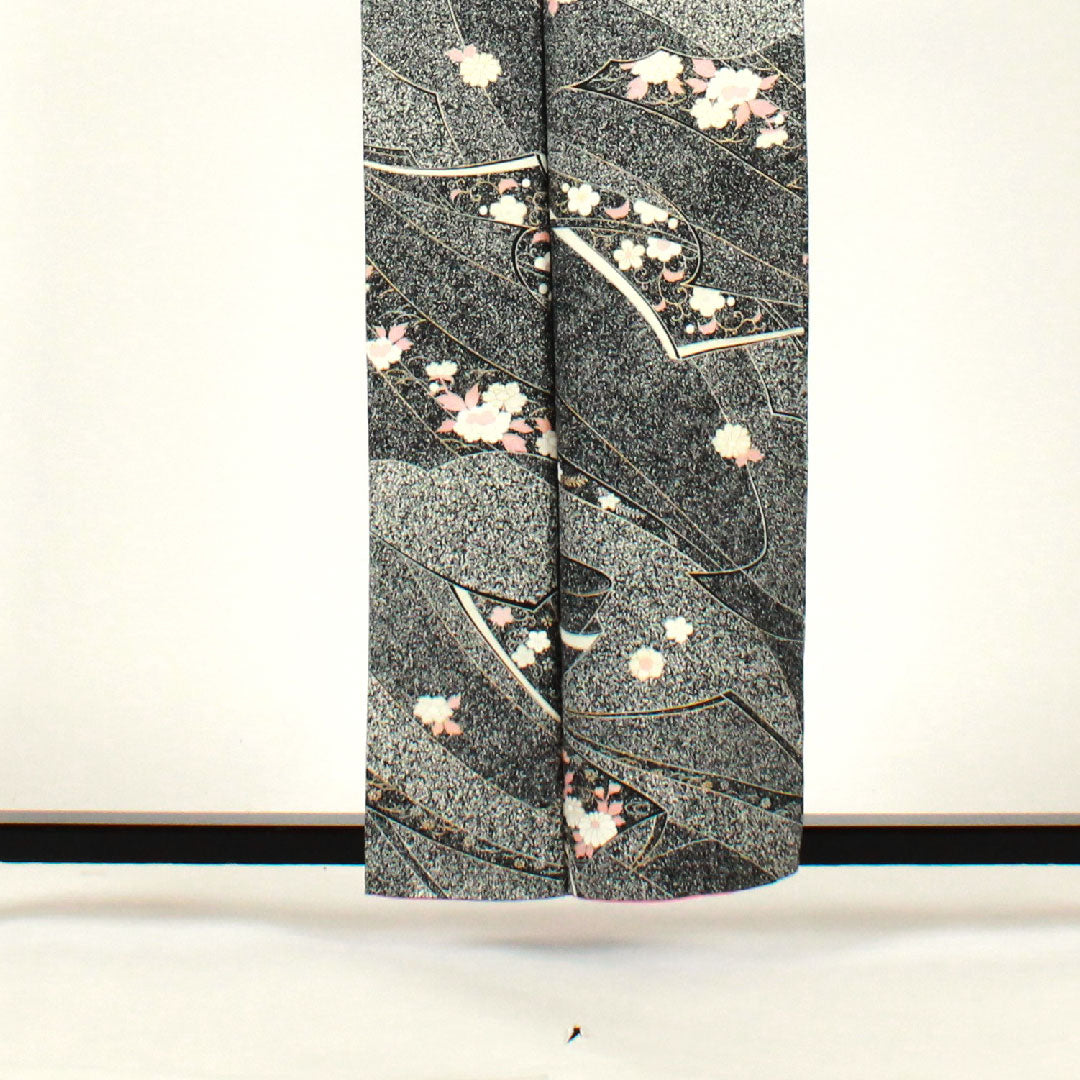 小紋 身丈158.5cm 裄丈63.5cm 袷  幾何学模様 花  正絹 Aランク 黒系 1115001963810