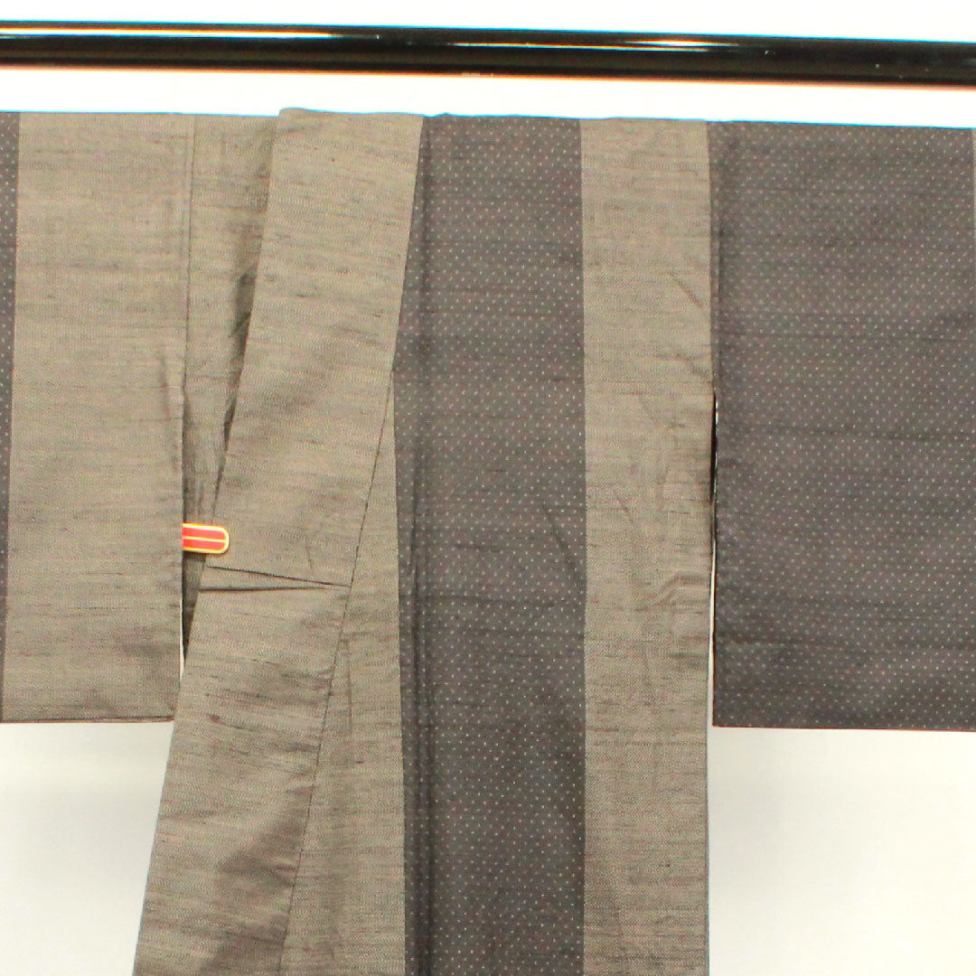 Tsumugi Length 167.5cm Sleeve length 66cm Dark grey Geometric pattern Pure silk A rank Single layer Brown 1116002713514