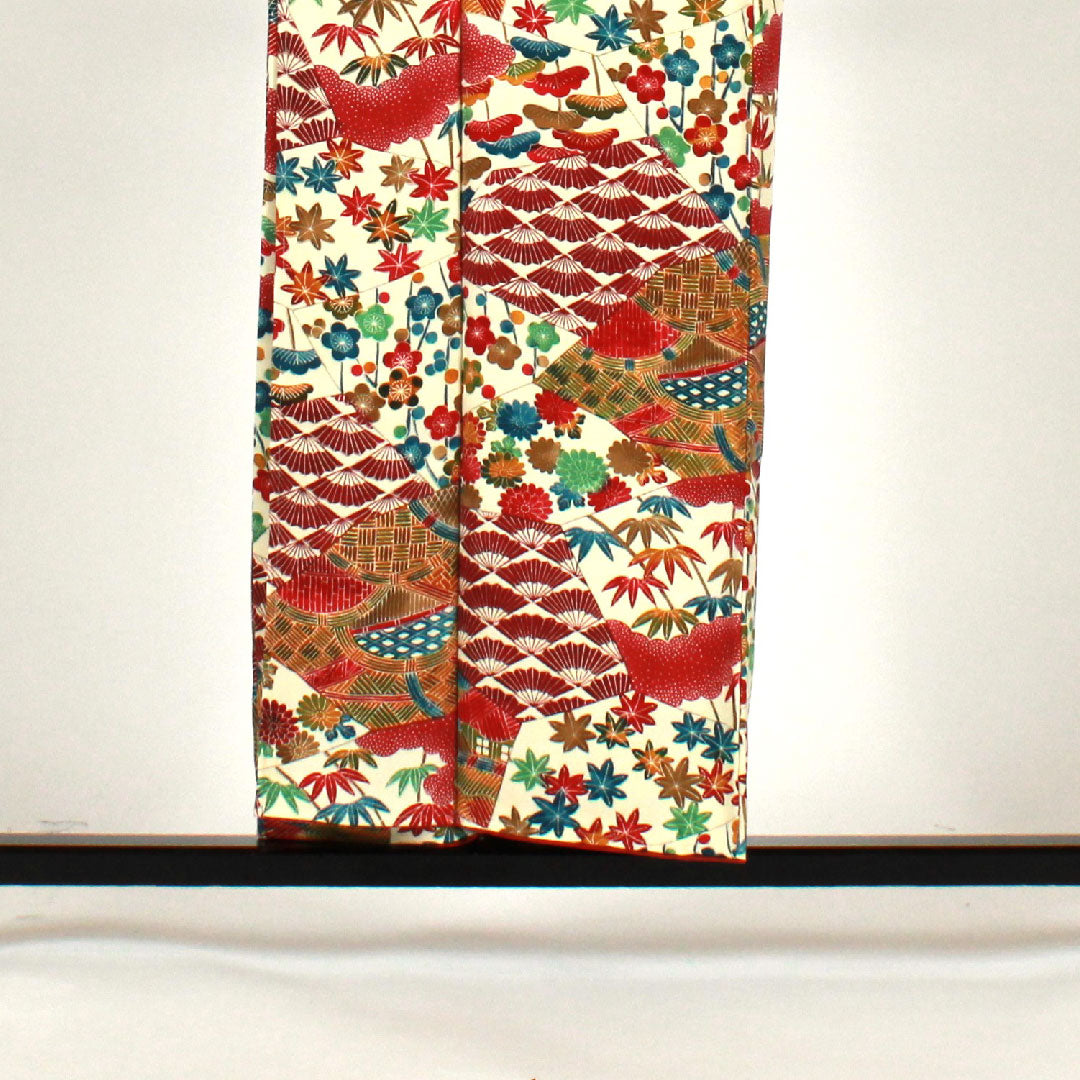 Komon, Length 156cm, Sleeve length 64cm, Lined, Stencil-dyed, Pine, Bamboo, and Plum, Auspicious motif, Pure silk, S rank, Cream color, 1115001722315