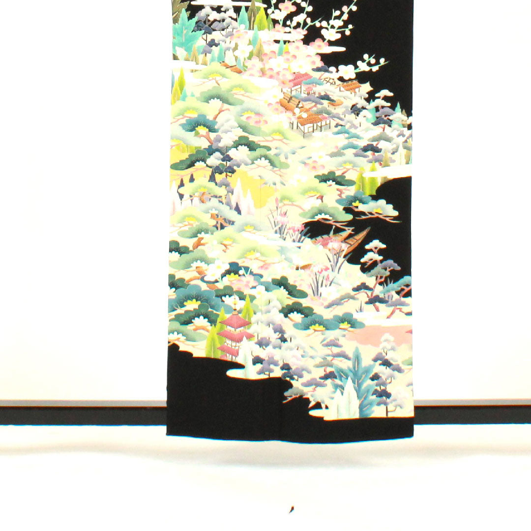 Black formal kimono, length 159.5cm, sleeve length 63.5cm, lined, Kaga Yuzen, Teranishi Kazuhiro, landscape pattern, circle with ivy, pure silk, A rank, five crests, black, 1111000333310