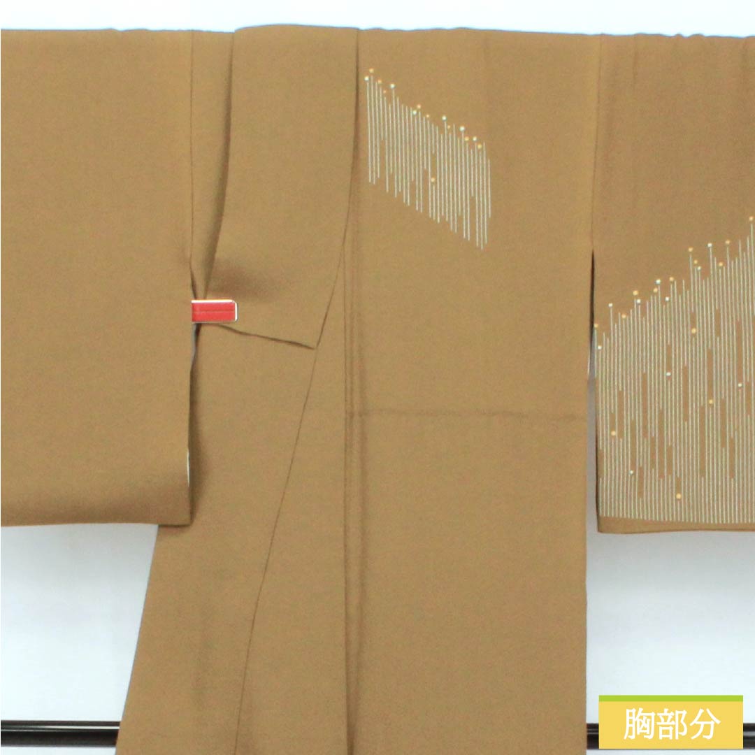 Homongi (visiting kimono) made of pure silk, rank B, lined, length 158.5cm, sleeve length 66cm, mulberry dyed, with one crest, three pine trees, and a noshi (gift wrapping) design, plum and chrysanthemum motifs, brown, product number 1112007324314