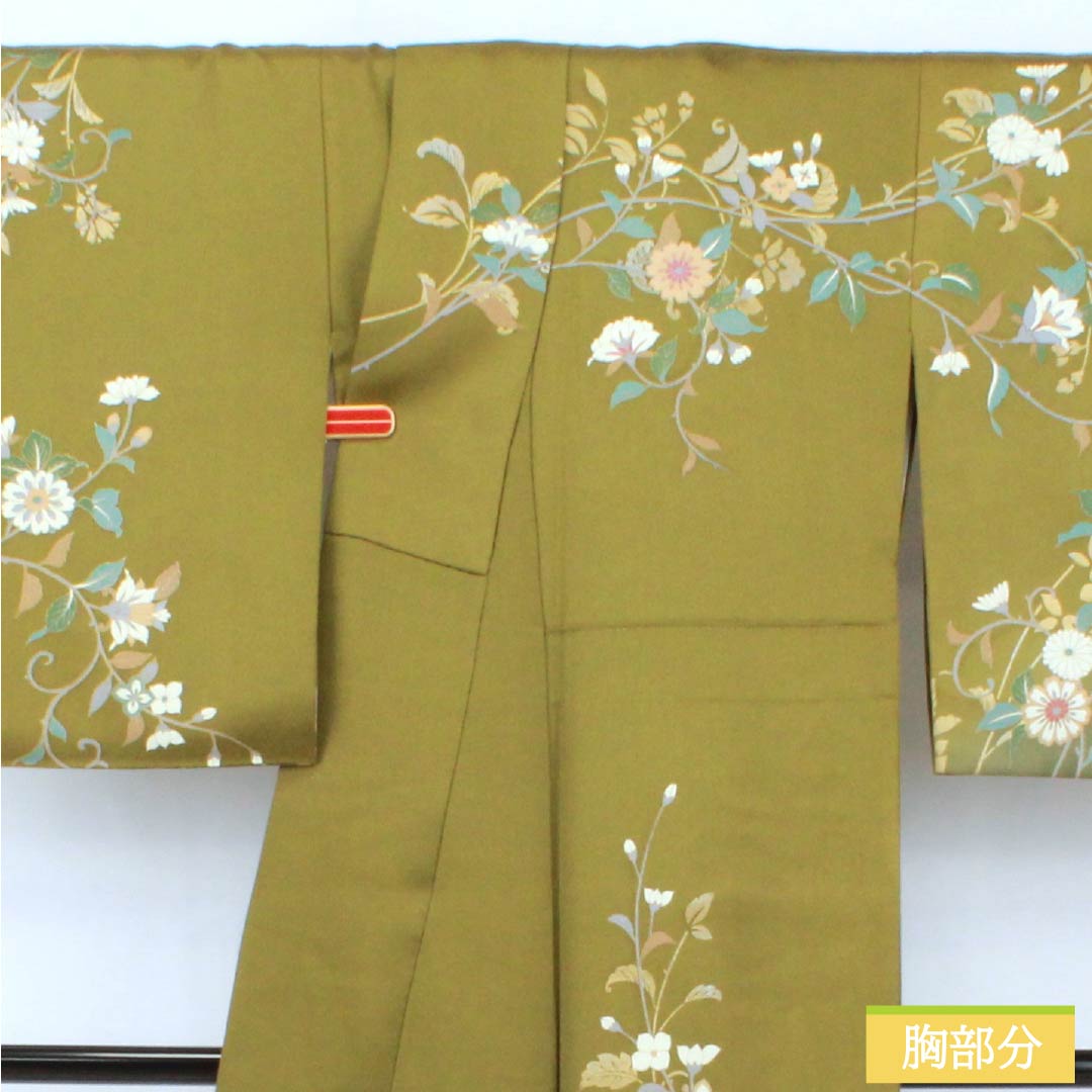 Homongi (visiting kimono) made of pure silk, grade A, with a lined lining, length 162cm, sleeve length 60.5cm, in majestic brown (Ikou Chairo) with Kyoto Yuzen motifs and floral and green motifs. Product number: 1112007593419