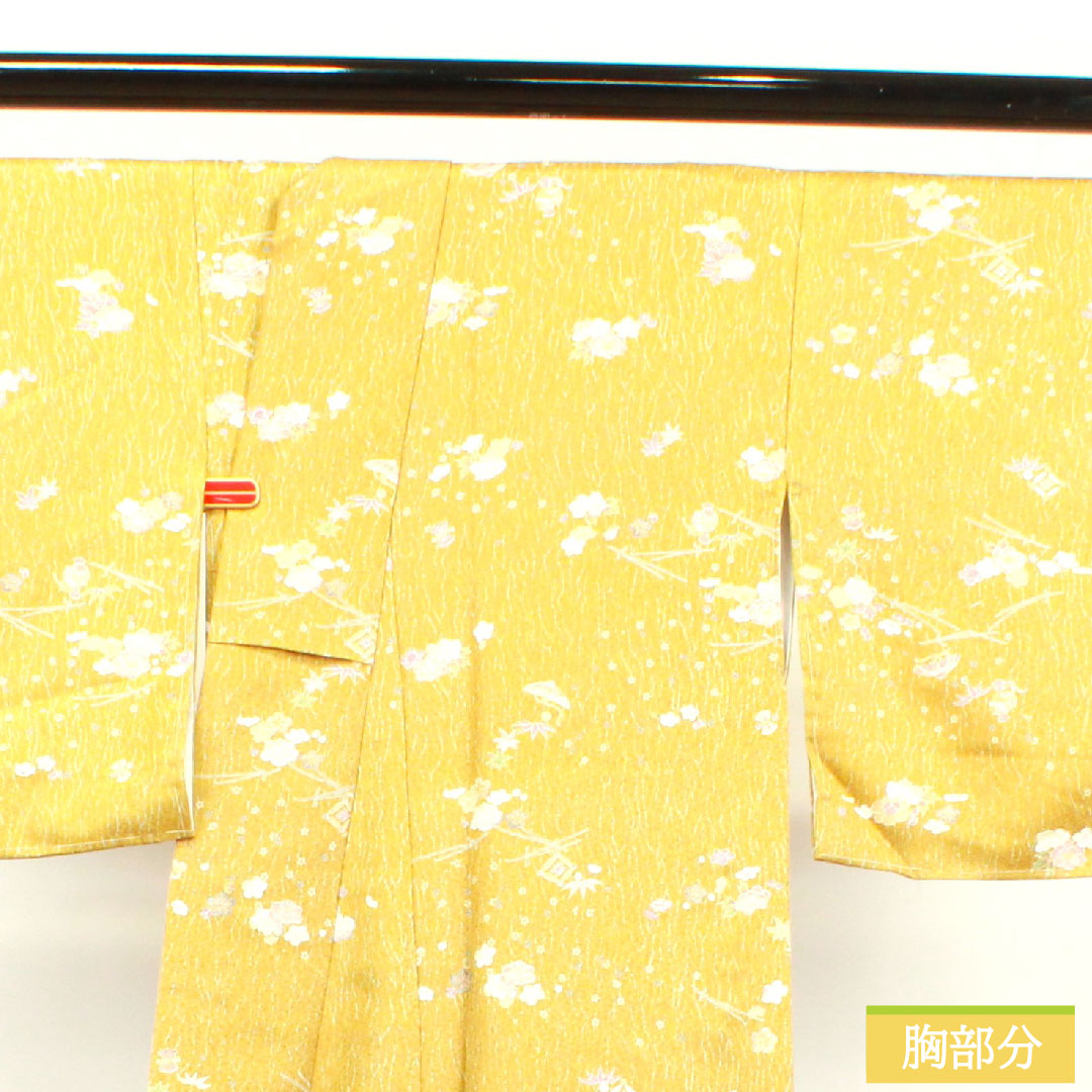Small pattern, polyester, length 170cm, sleeve length 66.5cm, lined, ochre, washable kimono, treasures, pine, bamboo and plum, with basting thread, unused, S rank, yellow, 1115003592623