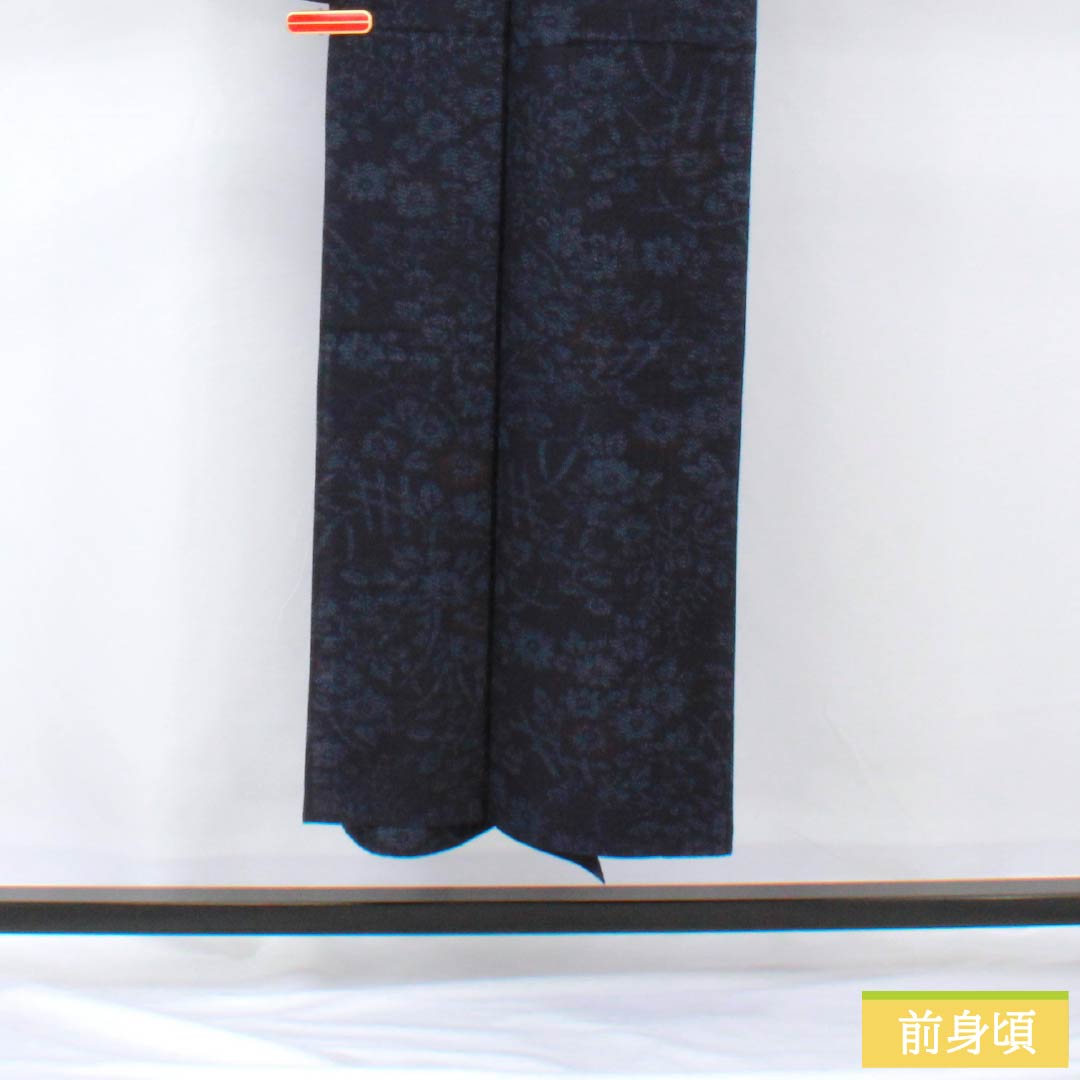 Pure silk tsumugi (pongee) with a floral pattern, length 149.5cm, sleeve length 62cm, brown (kachiiro) color, Yuki tsumugi, S rank, single layer, navy blue, product number 1116003772118