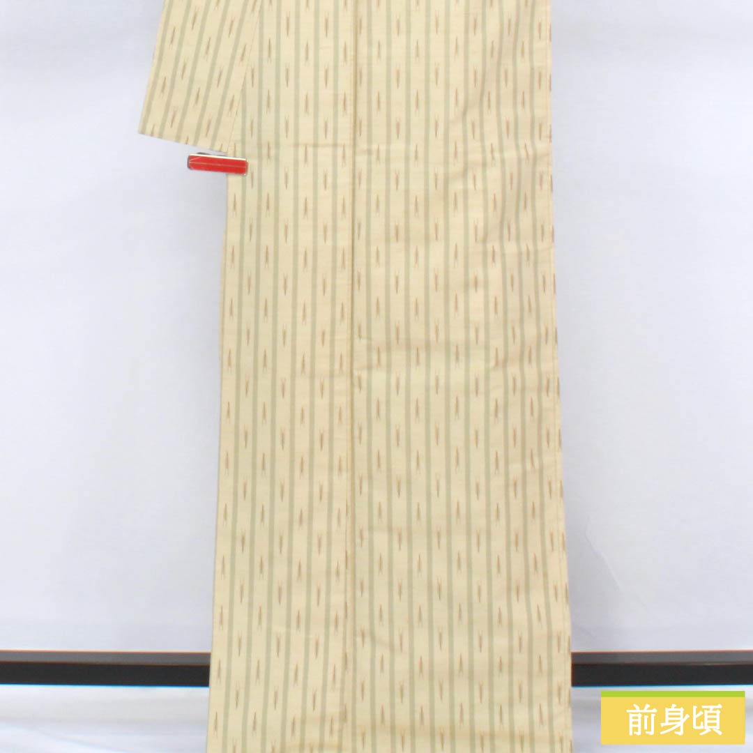 紬 正絹 Aランク 身丈171cm 裄丈68cm 鳥の子色（とりのこいろ） 真綿紬 縞 絣 袷 ベージュ系 1116004233625