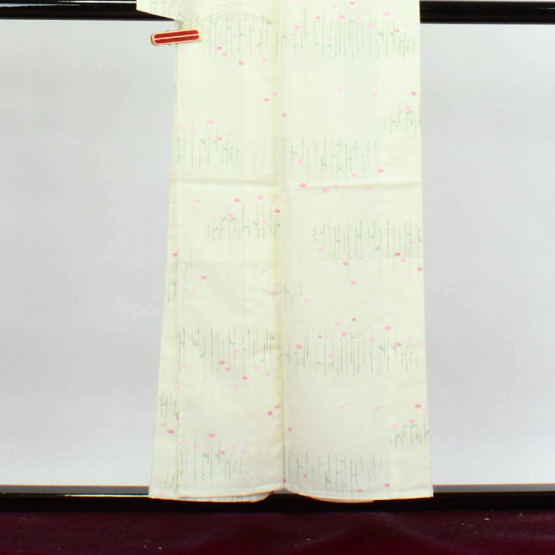 夏物 ポリエステル 小紋 身丈153.5cm 裄丈62.5cm 白百合色（しらゆりいろ） 花模様 絽 Bランク 黄系 1132000264223