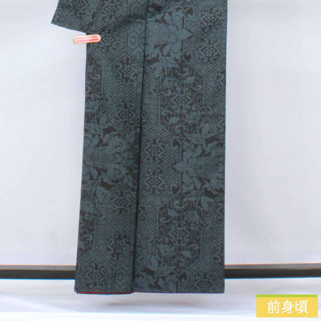 紬 正絹 Sランク 身丈159cm 裄丈61cm 熨斗目花色（のしめはないろ） 大島紬 幾何学模様 袷 紺系 1116003912318