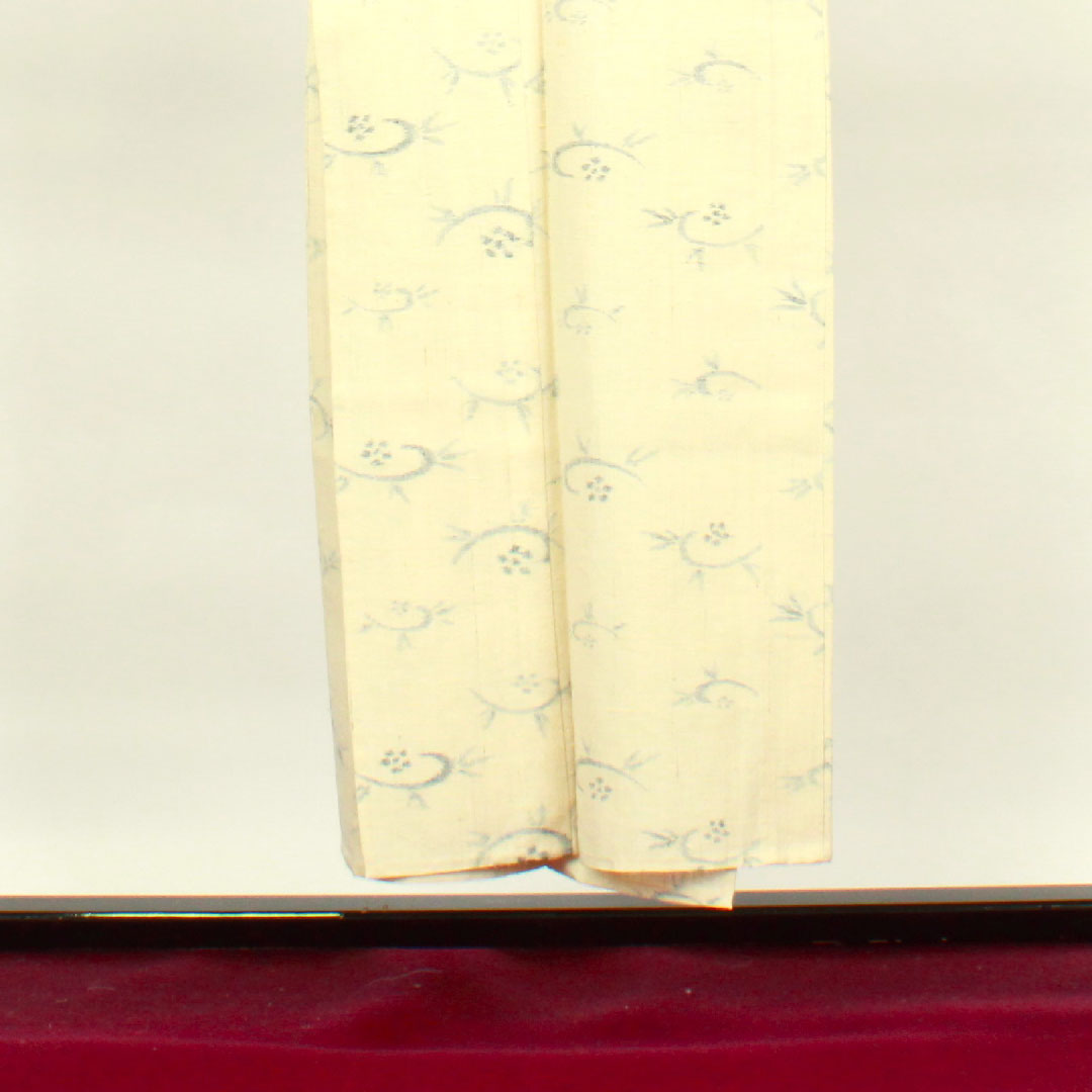 Tsumugi Length 150.5cm Sleeve length 65cm Geometric pattern Pure silk B rank Single layer Cream color 1116002424115