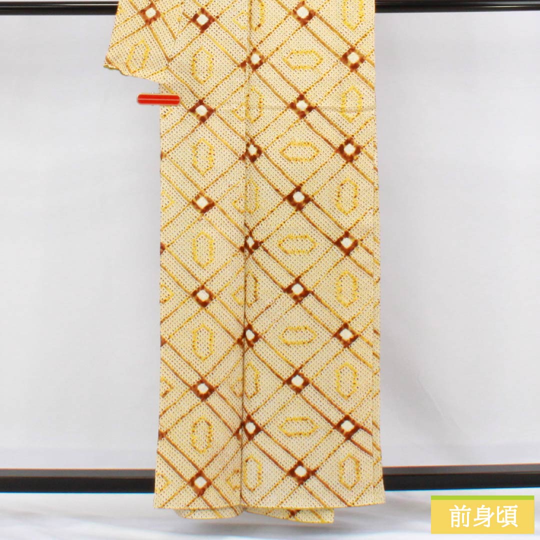 Komon (small pattern) kimono, pure silk, A rank, length 158cm, sleeve length 64cm, lined, fuchsia (tououiro) pattern, shibori (dyed) pattern, geometric pattern, yellow tones, product number 1115006583323