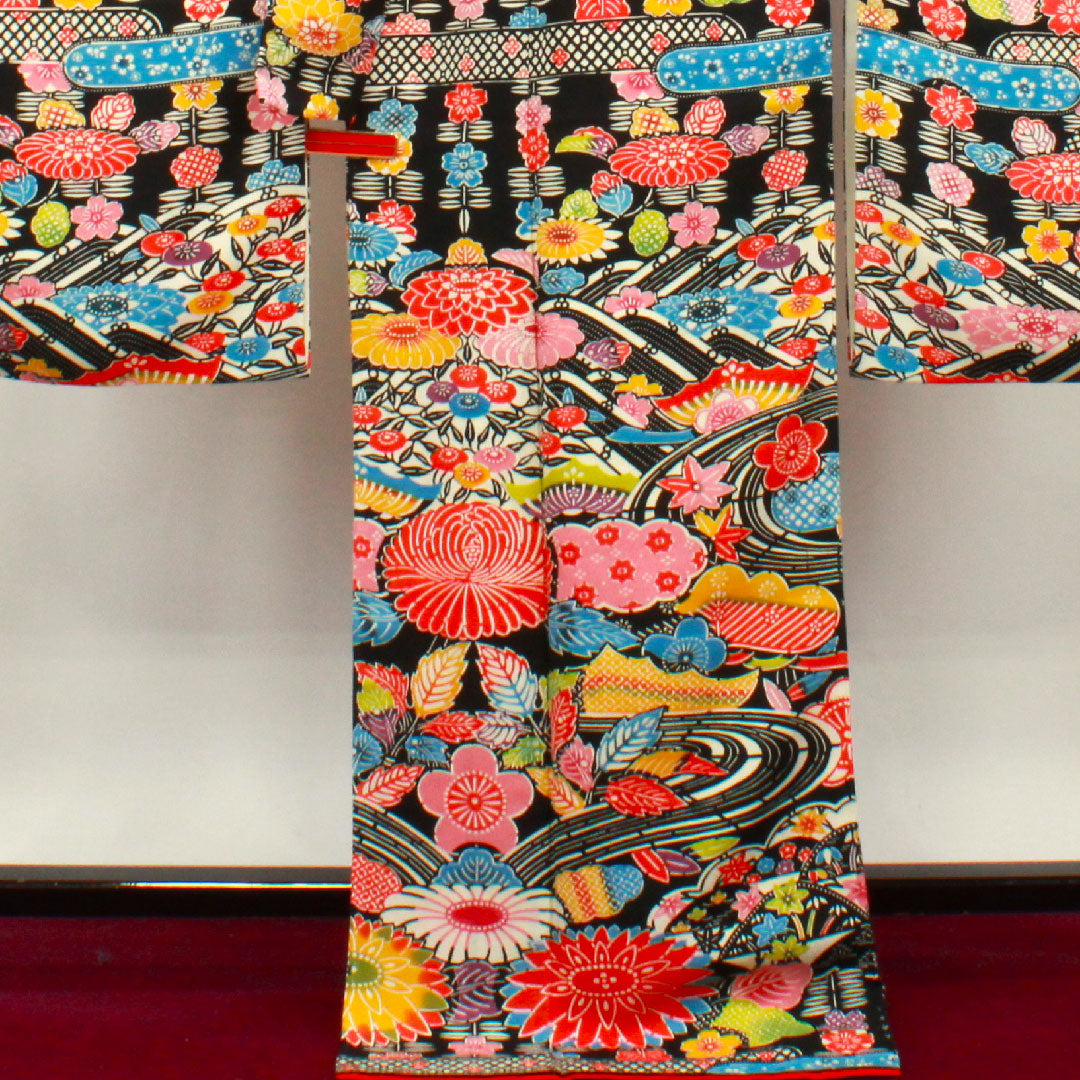 Long-sleeved kimono, length 172cm, sleeve length 66cm, lined, Kyoto Bingata, auspicious motif, pure silk, S rank, black, 1113001682610