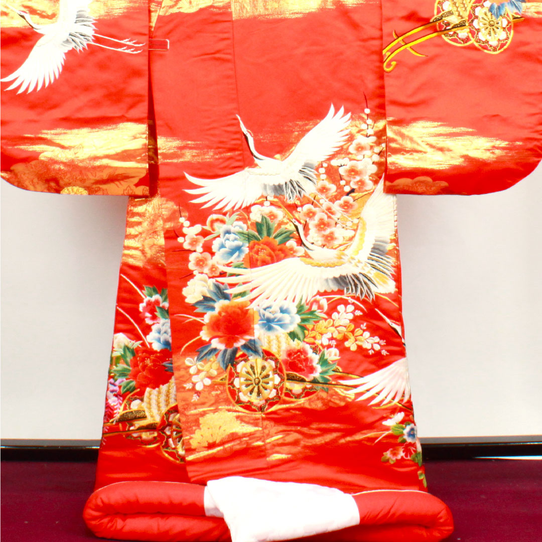 色打掛 身丈185cm  緋色 刺繡 花車 鶴 正絹 Bランク 袷 朱系 1110000264916