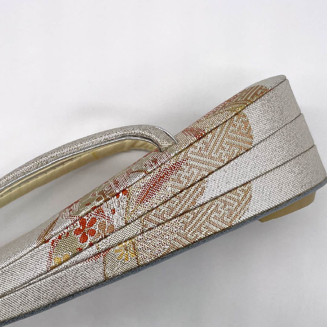草履 帯地 Aランク フォーマル 留袖用 佐賀錦 吉祥文様 長さ23cm Mサイズ 銀系 1122001293322
