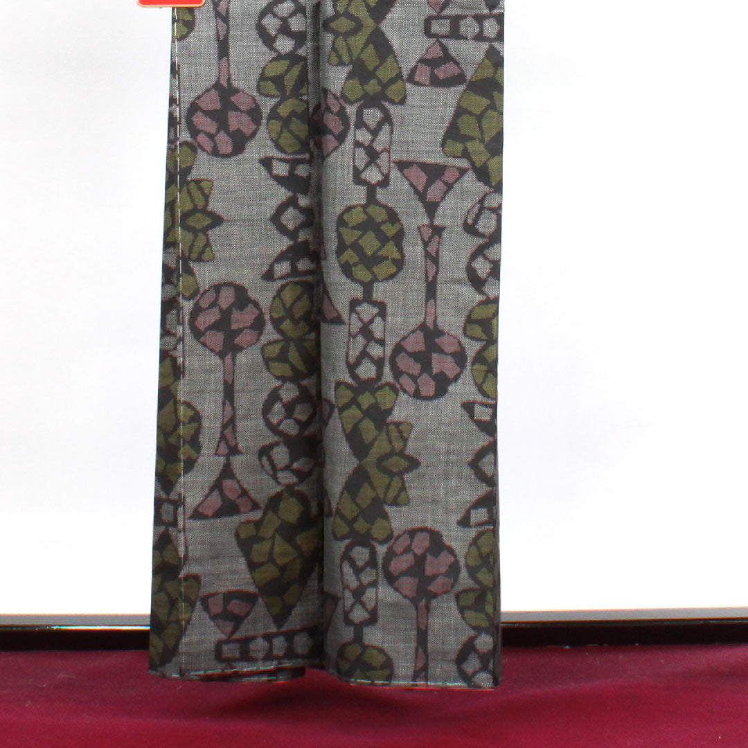 大島紬 身丈159cm 裄丈67cm しつけ糸付き 経緯絣 抽象模様 正絹 Sランク 袷 黒系 1116002522310