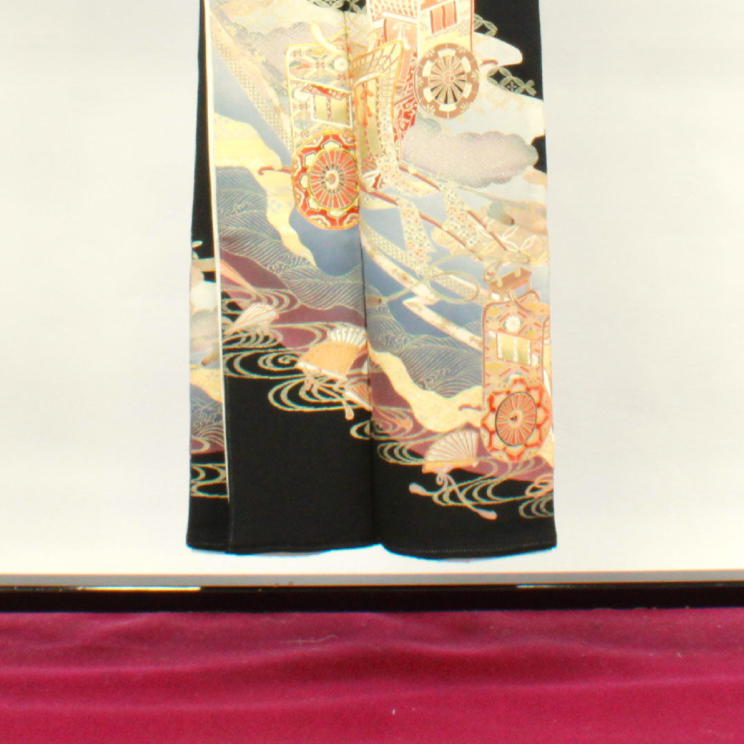 Black formal kimono, length 147.5cm, sleeve length 60cm, lined, Kyoto Yuzen, Imperial carriage, circle with three oak leaves, pure silk, A rank, five crests, black, 1111000863110