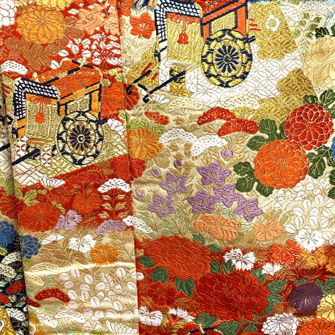 Colored Uchikake Length 181cm Karaori Imperial Carriage Four Seasons Flowers Pure Silk S Rank Awase Gradation 1110000172999