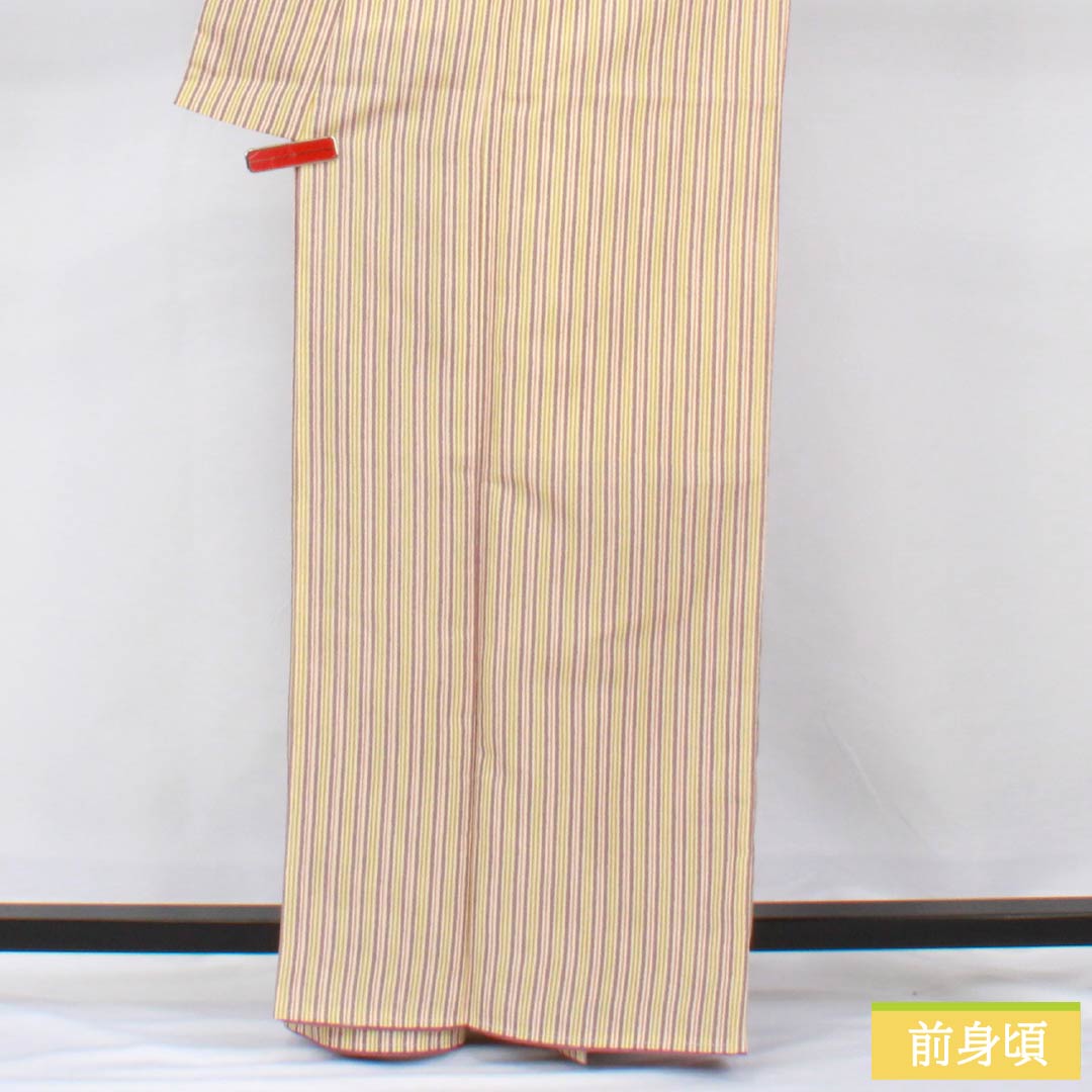 小紋 ポリエステル 身丈163.5cm 裄丈66cm 袷 薄卵色（うすたまごいろ） 縞 未使用品 しつけ糸付き 洗える着物 Sランク クリーム系 1115006052415