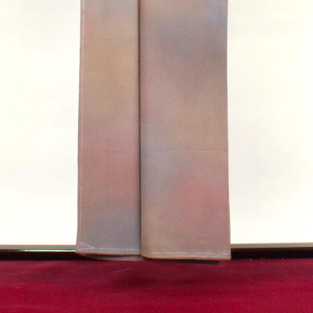 色無地 正絹 斉藤三才 ぼかし染 しつけ糸付き  未使用品 五三桐  身丈152.5cm 裄丈62cm 袷  Sランク グラデーション系 1114000672299