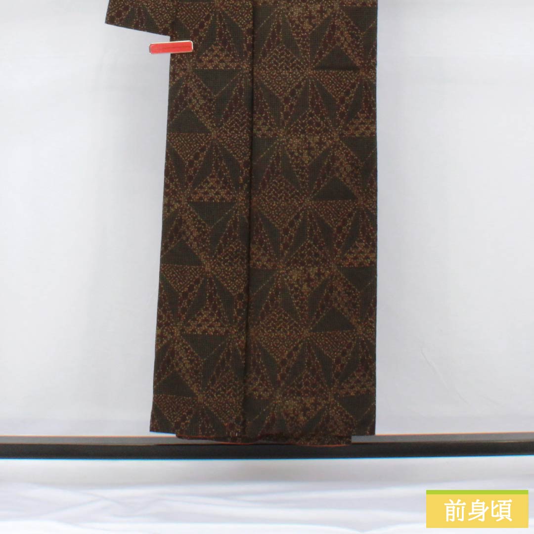 紬 正絹 身丈152cm 裄丈62cm 桃尻色（ももじりいろ） 幾何学模様 Aランク 袷 黒系 1116003763210