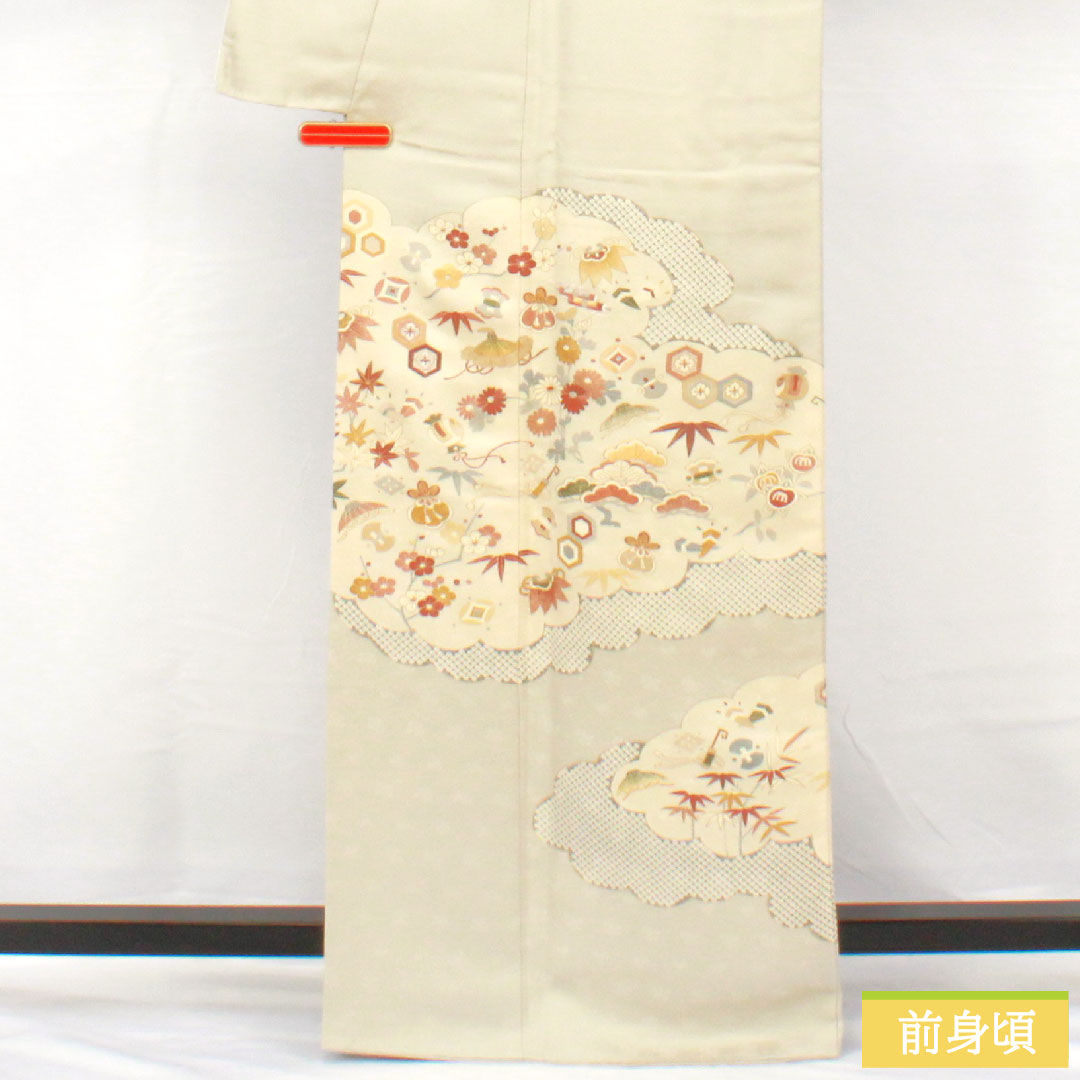 Colored Tomesode, pure silk, length 165.5cm, sleeve length 68cm, lined, Unohanairo (color of Unohana), Kyoto Yuzen, treasure design, pine, bamboo, plum, tachibana, three crests, sword and flower diamond, A rank, gray, 1111001593522