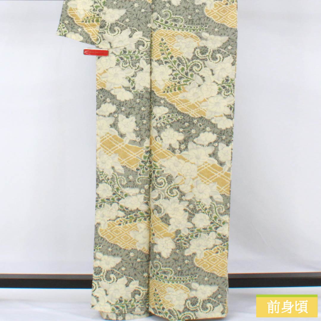 Kimono (Komon style) polyester, S rank. Length 164cm, Sleeve-to-sleeve 67cm. Unlined. Rikyu-nezumi (grayish brown) color. Stencil-dyed with cloud and petal patterns. Washable kimono. Gray-tone. 1115008022422