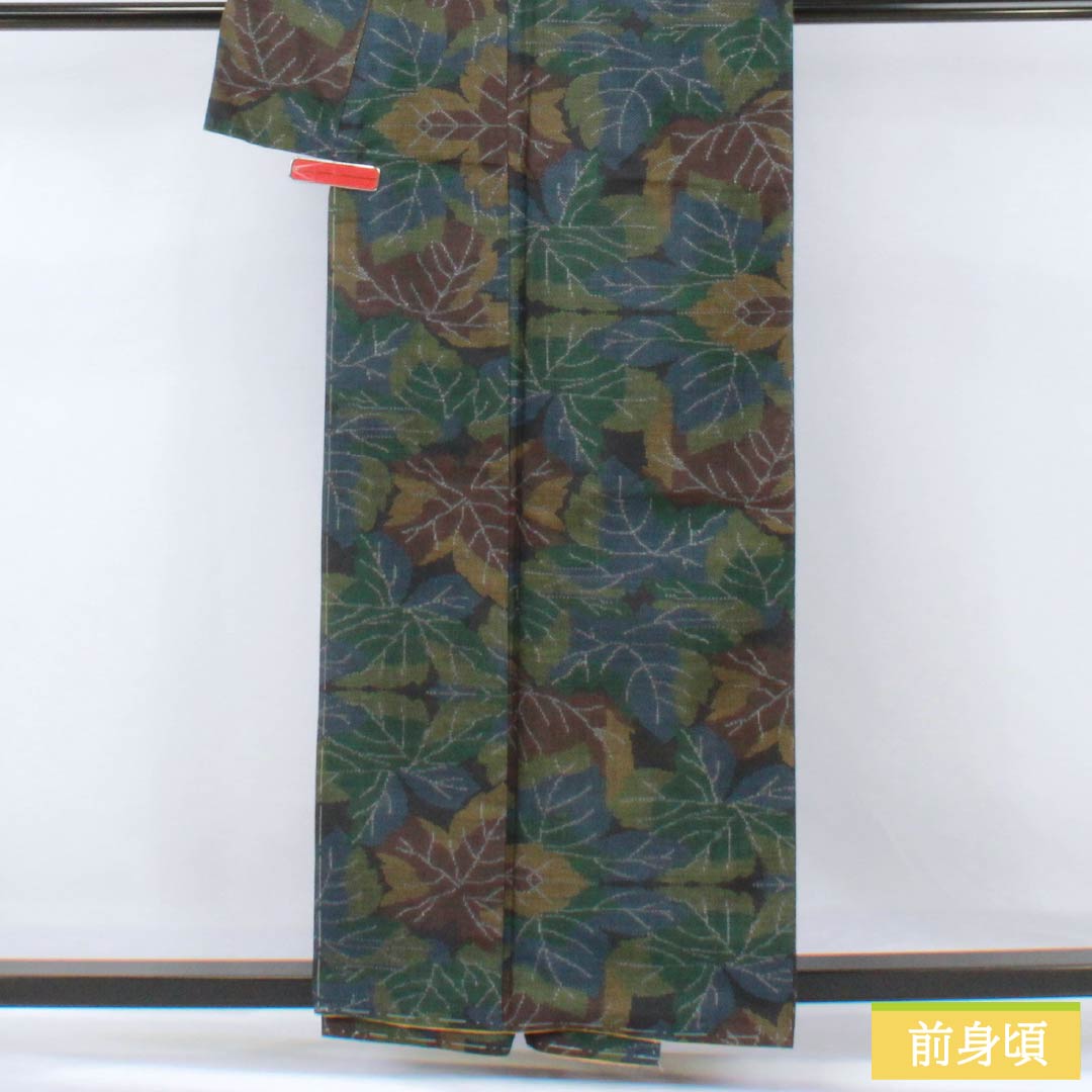 紬 正絹 Aランク 身丈157cm 裄丈60.5cm 檳榔子黒色（びんろうじぐろいろ） 葉 しつけ糸付き 袷 黒系 1116004613310