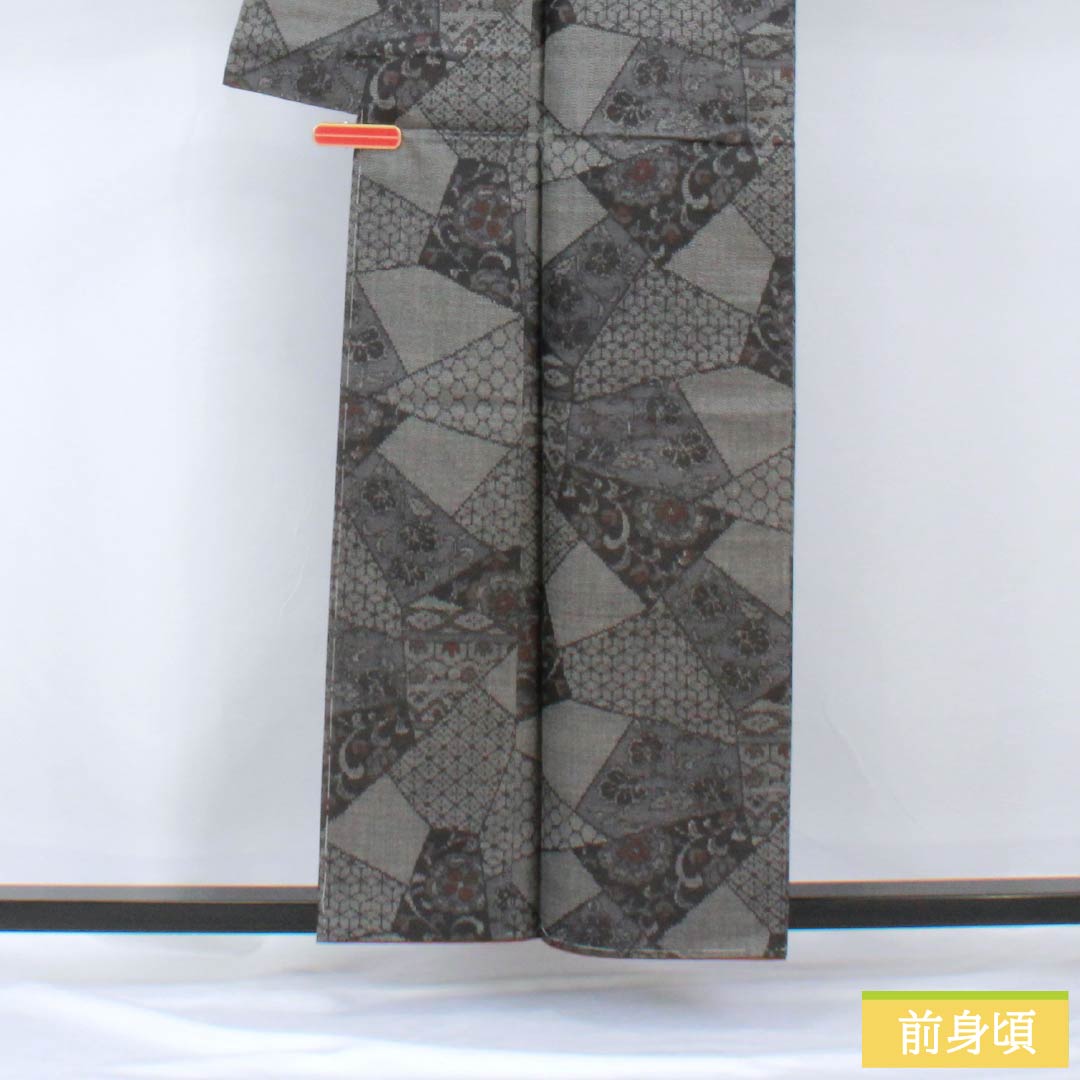 紬 正絹 身丈158cm 裄丈62cm 石板色（せきばんいろ） 村山大島 割付文様 抽象柄 Sランク 袷 グレー系 1116003812322