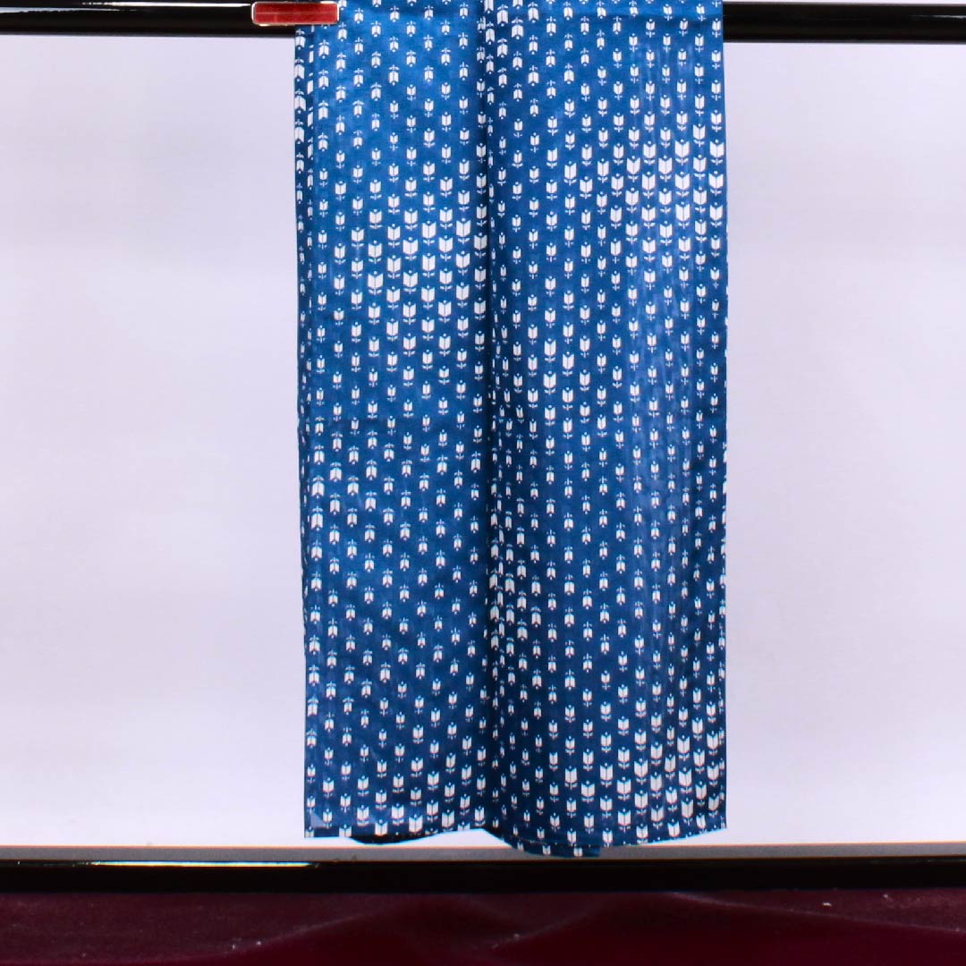 夏物 ポリエステル 小紋 身丈151cm 裄丈62.5cm 碧琉璃色（へきるりいろ） チューリップ 絽 Bランク 青系 1132000304217