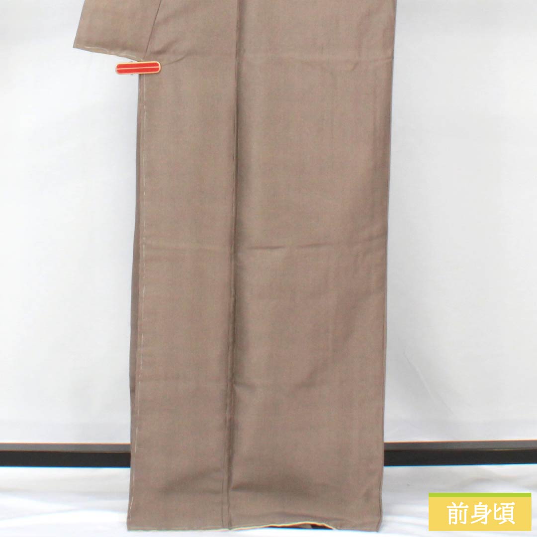 小紋 ポリエステル 身丈169cm 裄丈69.5cm 袷 落栗色（おちぐりいろ） 縦縞 未使用品 しつけ糸付き 洗える着物 Sランク 茶系 1115006002514