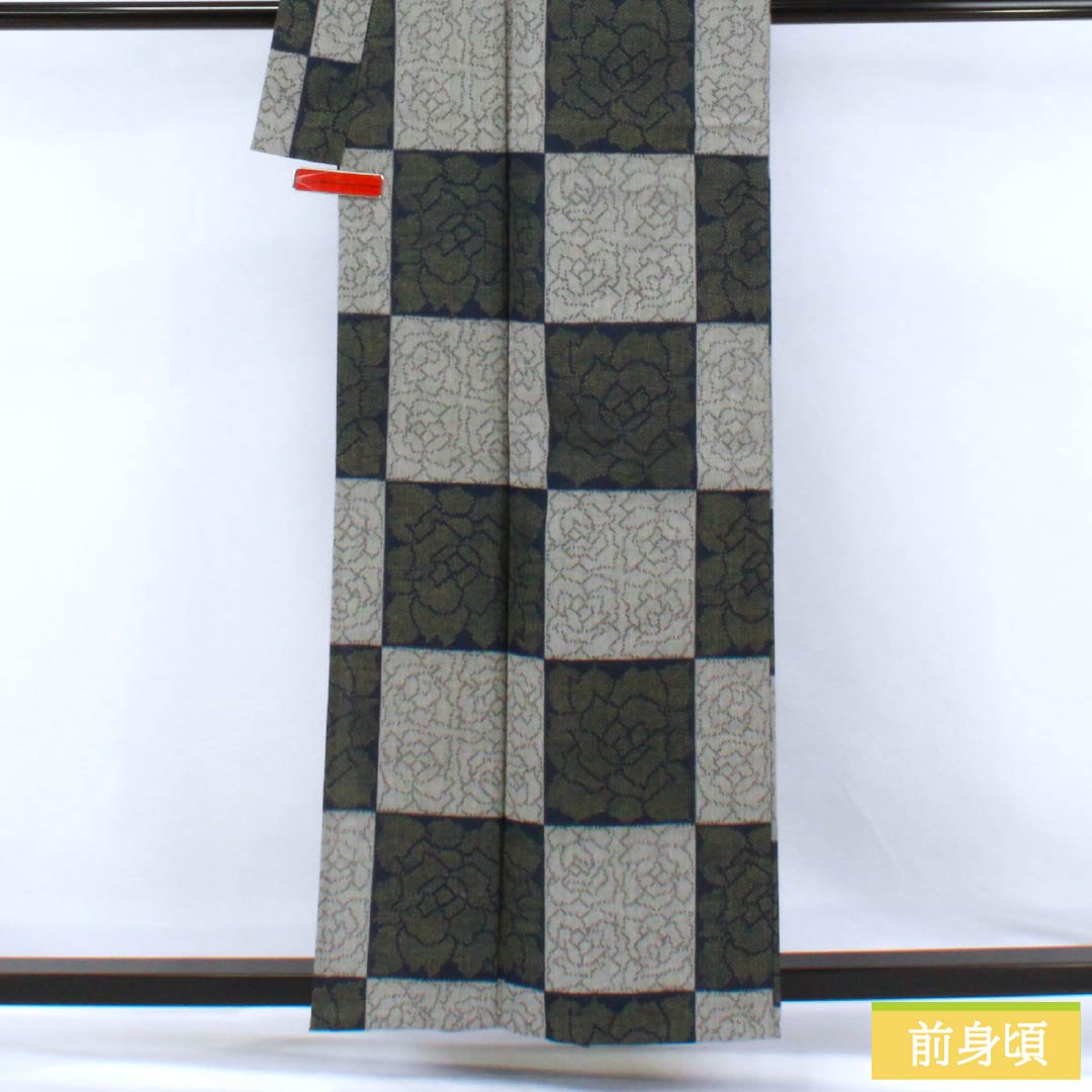 紬 正絹 Sランク 身丈159cm 裄丈63cm 灰色（はいいろ） 紺色（こんいろ） 市松 抽象模様 単衣 グレー系 1116004682322