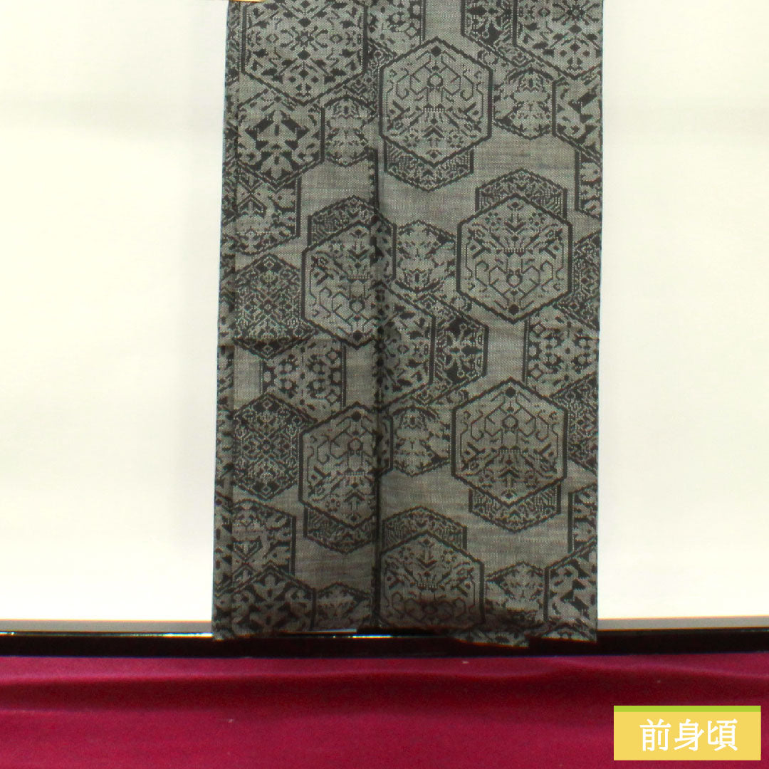 大島紬 正絹 身丈154cm 裄丈63cm  抽象模様 Sランク 袷 黒系 1116003212210