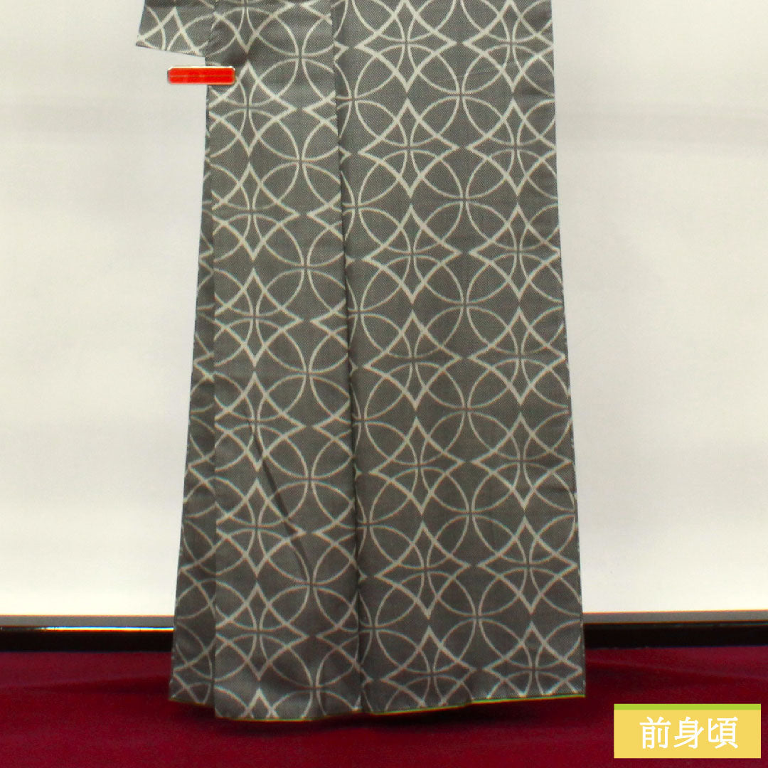 村山大島紬 正絹 身丈162cm 裄丈63.5cm  アンサンブル 幾何学模様 Sランク 袷 黒系 1116002952410