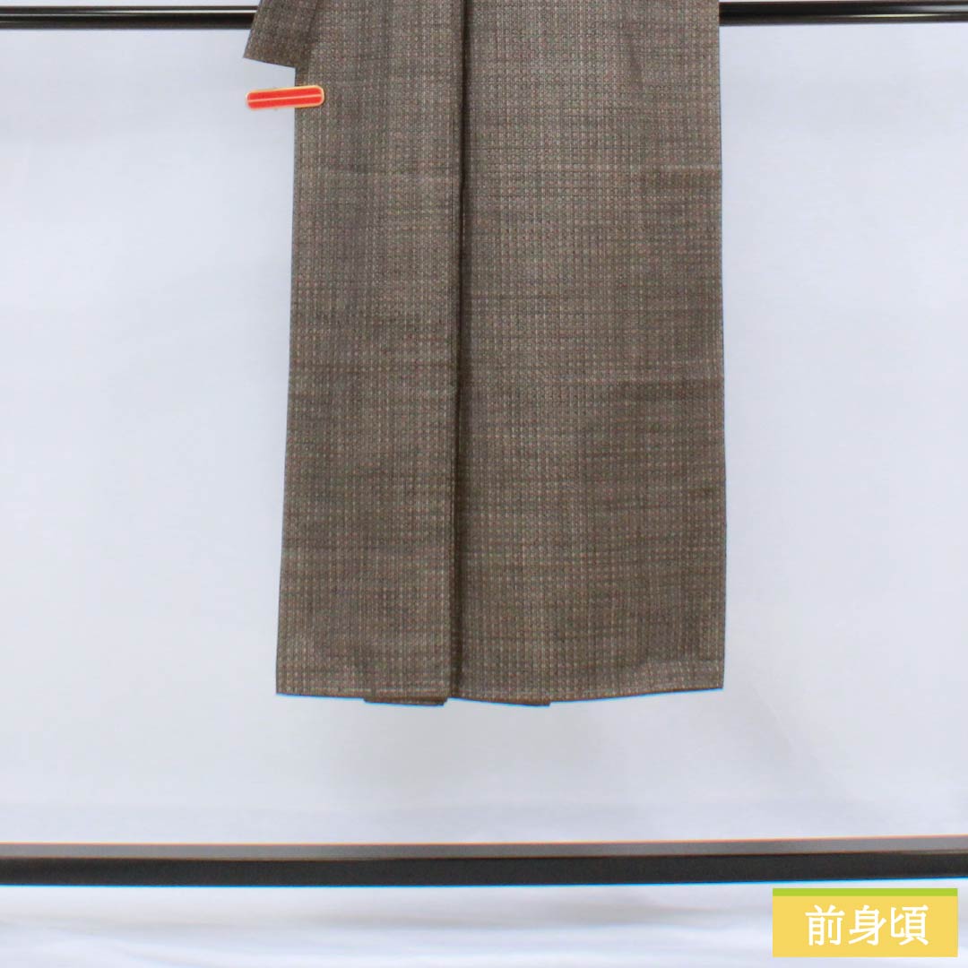 男物 正絹 Sランク 身丈136cm 裄丈63.5cm  消炭色（けしずみいろ） 大島紬 一元絣 幾何学模様 袷 グレー系 1119001032322