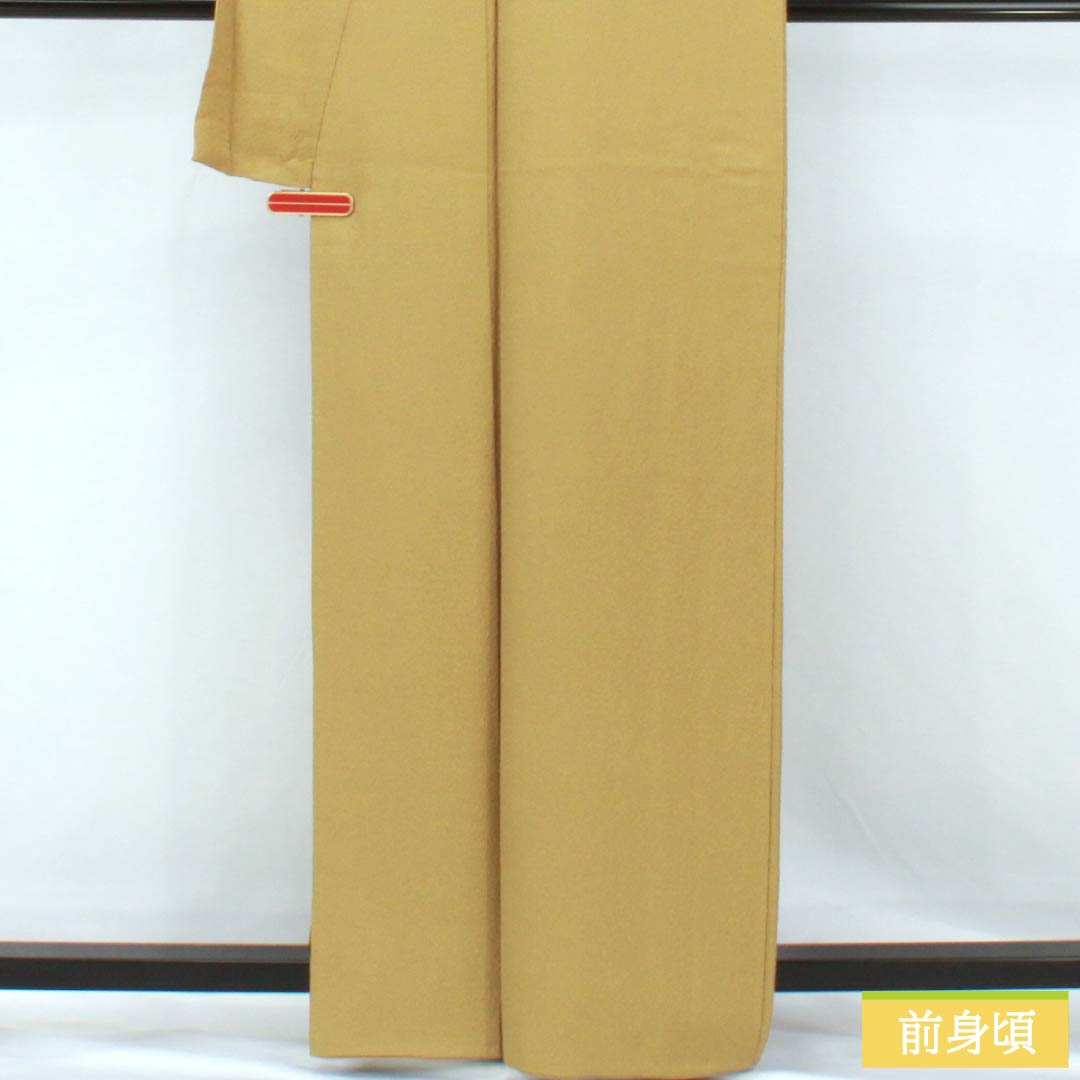 Solid-colored silk kimono, A-rank, length 161.5cm, sleeve length 64.5cm, karakane-iro (karakane-iro) color, circle with four squares, one crest, shark-skin pattern, lined, yellow, 1114002613423