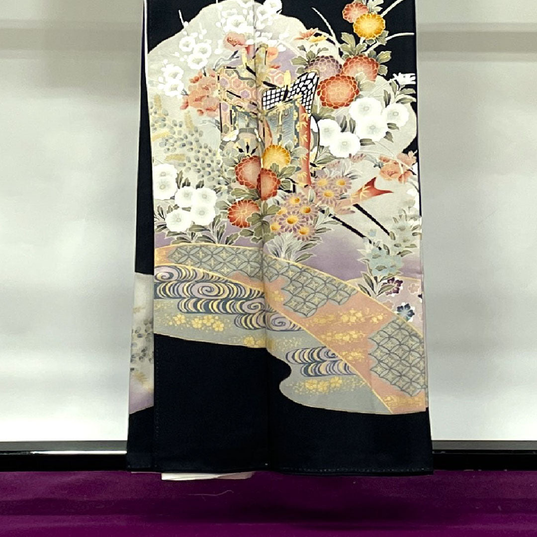 Black Tomesode, Length 155cm, Sleeve Length 61.5cm, Awase, Kyo-Yuzen, Auspicious Pattern, Circle with Sword and Clover, Pure Silk, A Rank, Five Crests, Black, 1111000913310