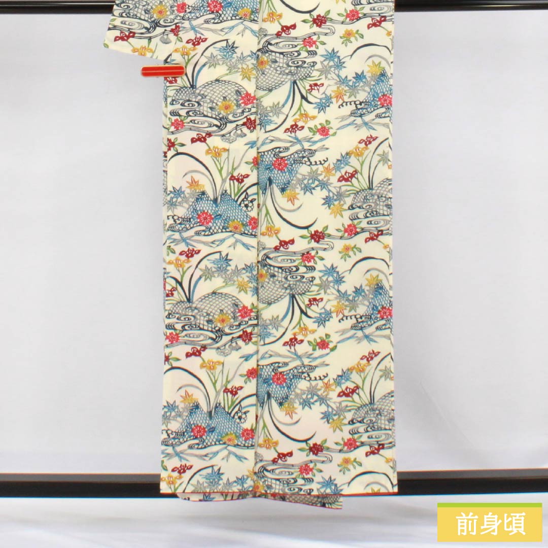 小紋 正絹 Sランク 身丈154.5cm 裄丈64cm 袷 乳白色（にゅうはくしょく） 京紅型 吉祥文様 しつけ糸付き 白系 1115006652211