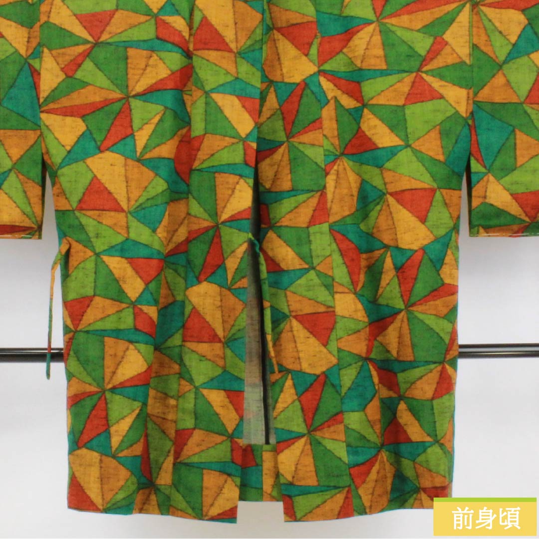 Travel kimono (single layer) wool S-rank, length 93.5cm, sleeve length 68cm, willow green (ryuryokuiro) color, geometric pattern, with basting thread, green-based, product number 1117001222919