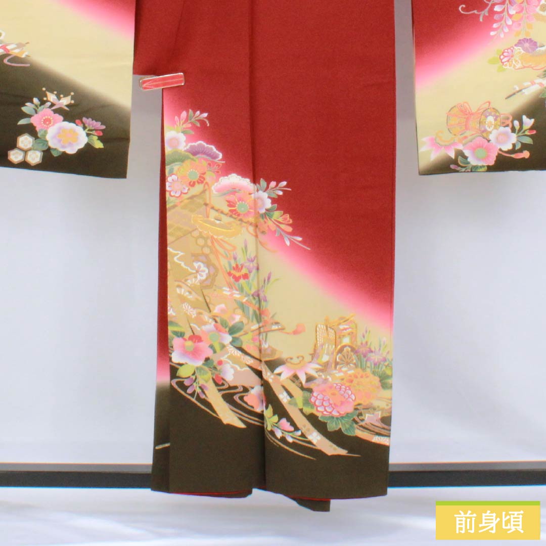 Kimono (Furisode) - S Rank - Pure Silk - Length 155.5cm - Sleeve Length 64.5cm - Lined - Shoenji-iro (Deep Crimson) - Kyo Yuzen - Imperial Carriage & Floral Patterns - Gold Couching Embroidery - Red - 1113002902312